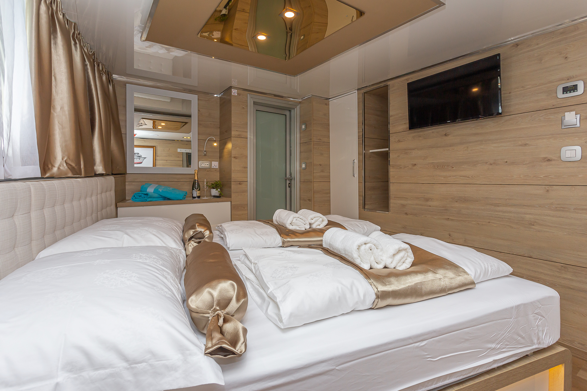 Photo #4 - Luxury Motor Yacht (Swallow) en Split - 18164