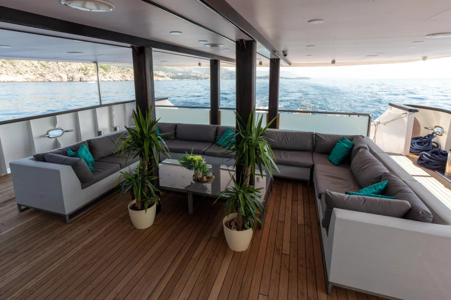 Luxury Motor Yacht (Antaris)  - 14