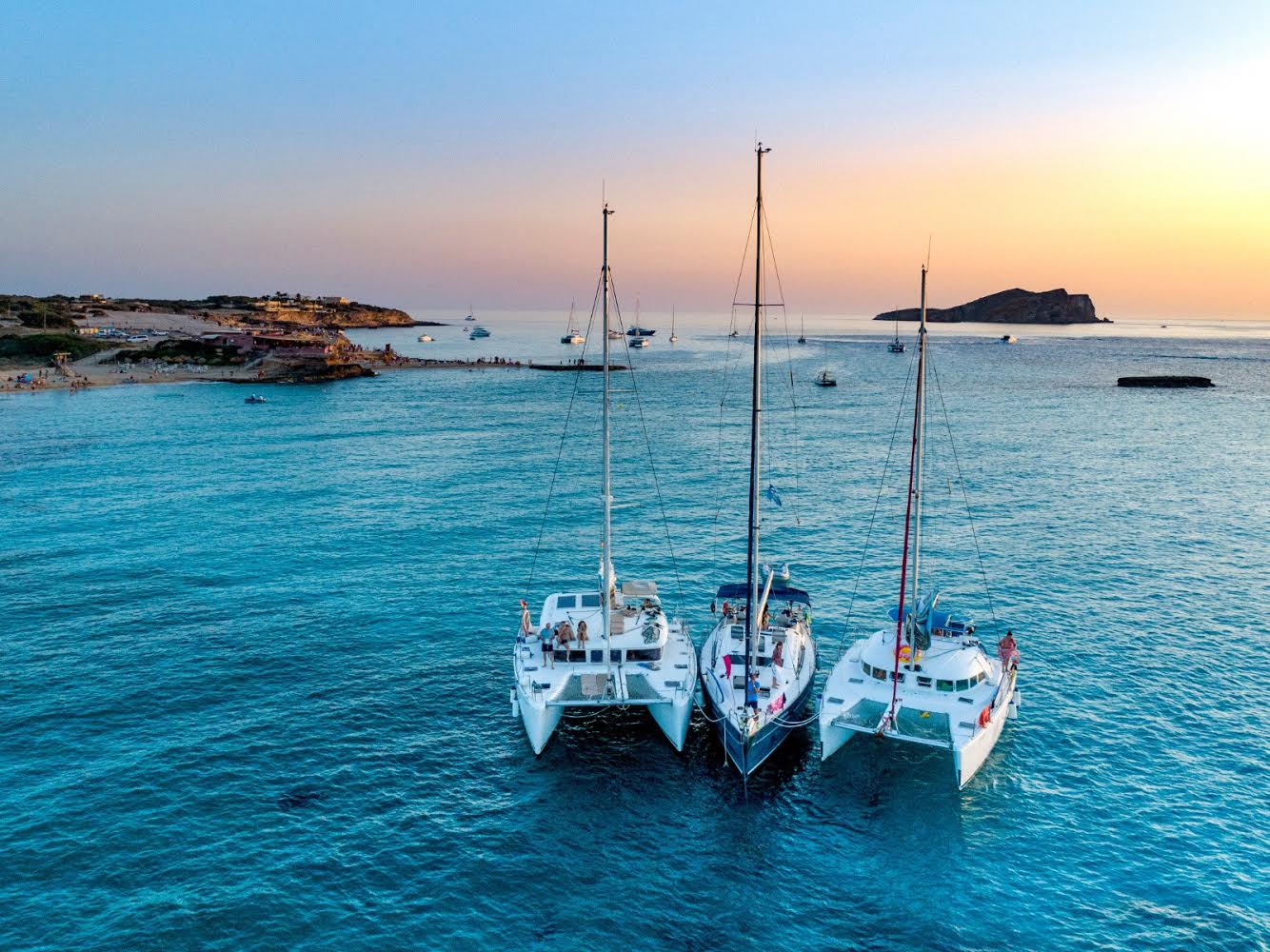 Photo #1 - Lagoon 400 S2 (Nora) in Sant Antoni de Portmany - 9463
