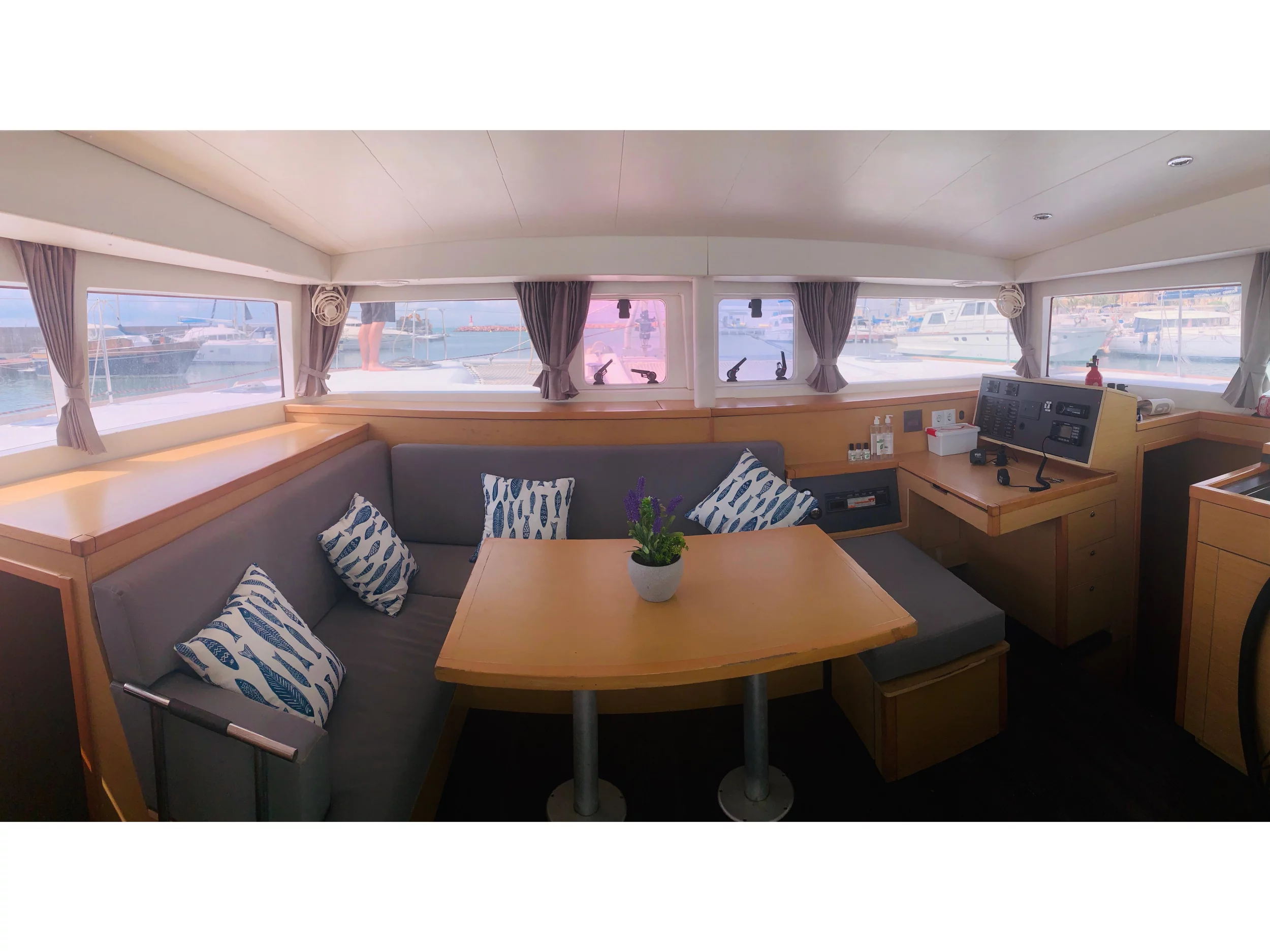 Lagoon 400 S2 (Nora) Interior image - 1