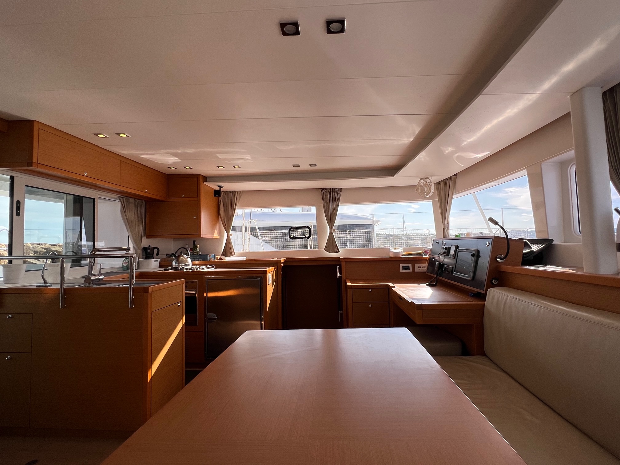 Photo #2 - Lagoon 450 Flybridge (Ocean Mares) in Sant Antoni de Portmany - 11915