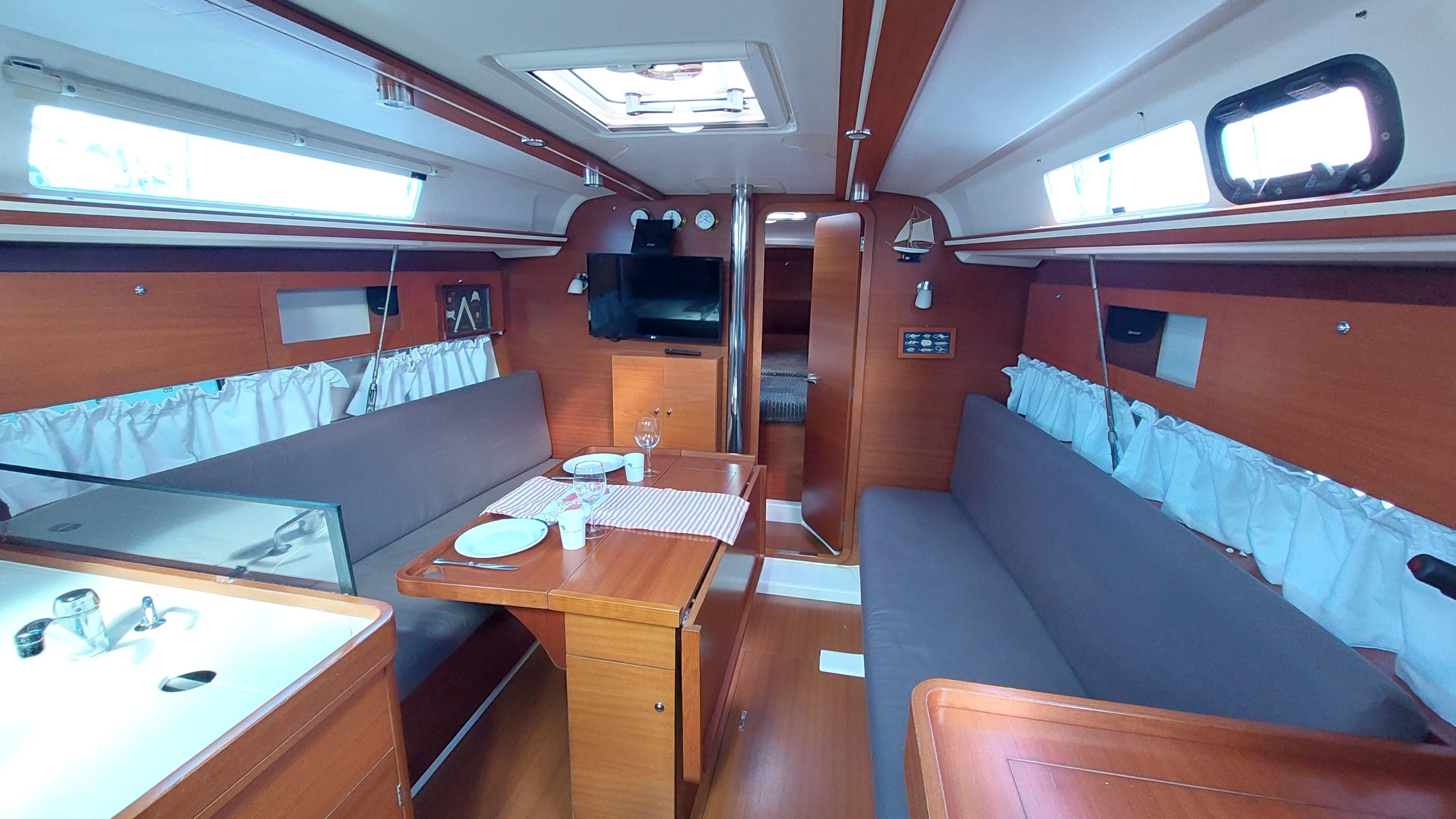 Photo #16 - Dufour 335 Grand Large (Caprice 2) in Castiglioncello - 61068