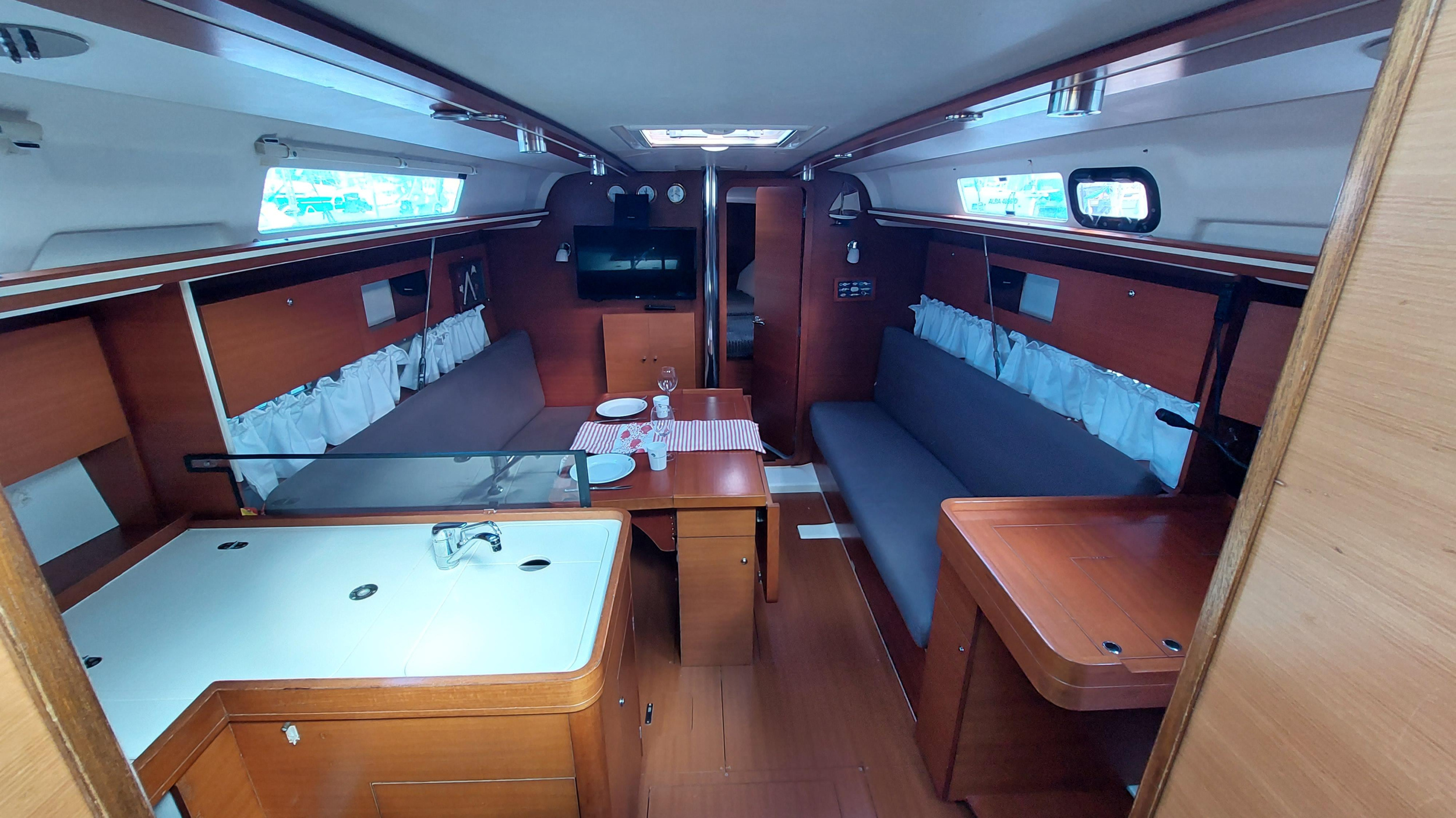 Photo #9 - Dufour 335 Grand Large (Caprice 2) in Castiglioncello - 61068