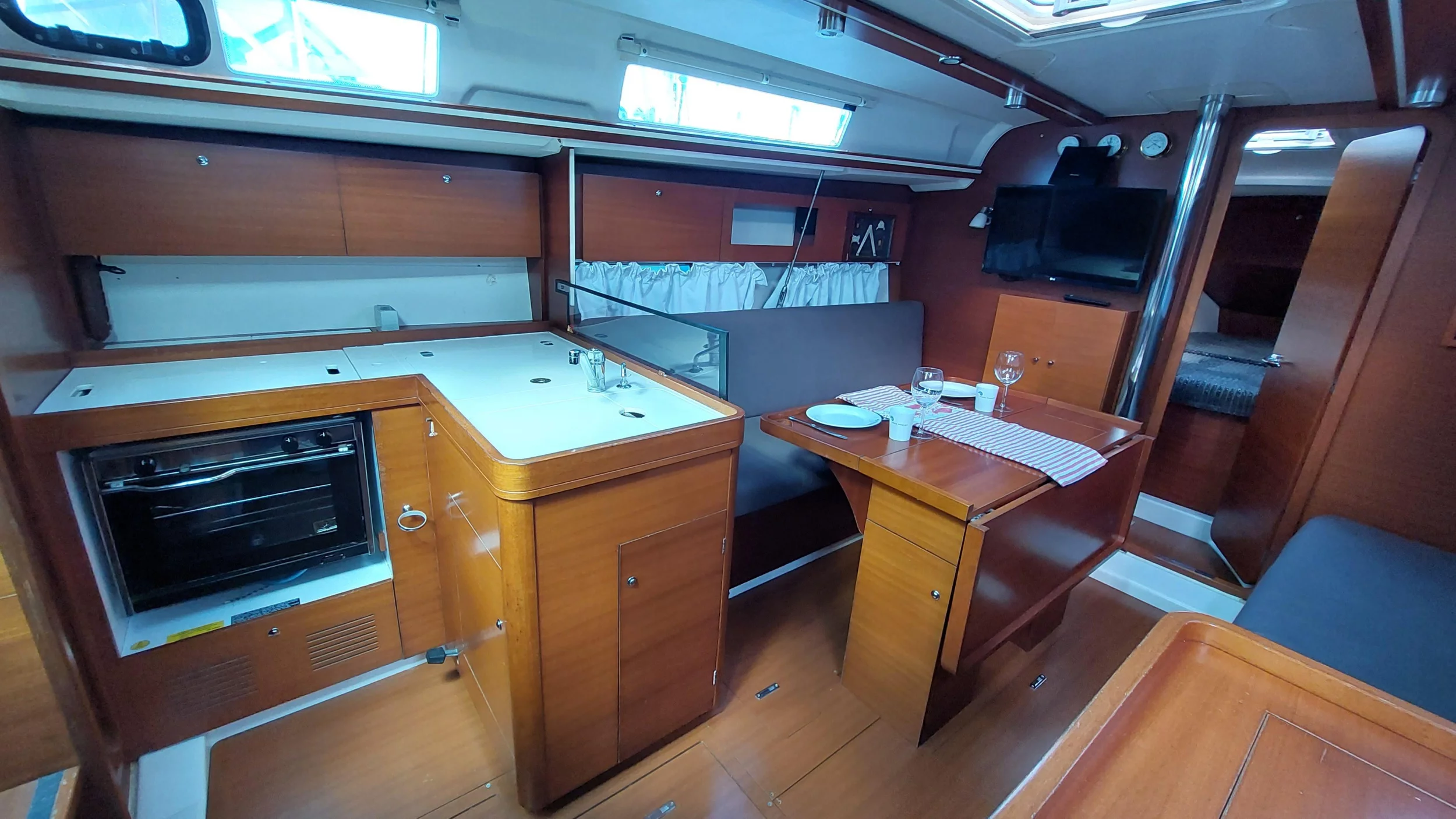 Dufour 335 Grand Large (Caprice 2)  - 1