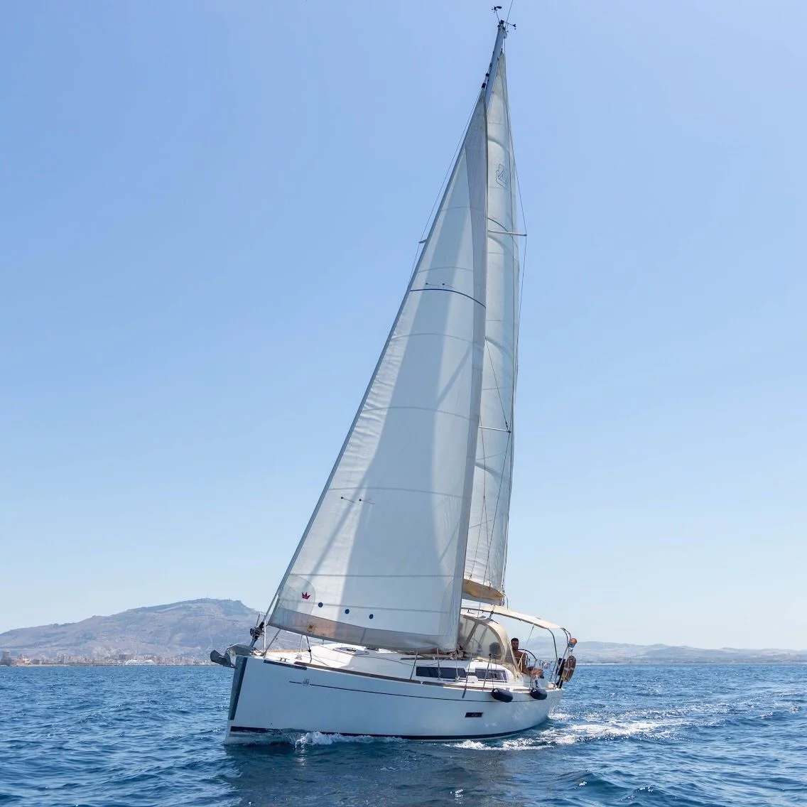 Dufour 335 Grand Large (Caprice 2)  - 12