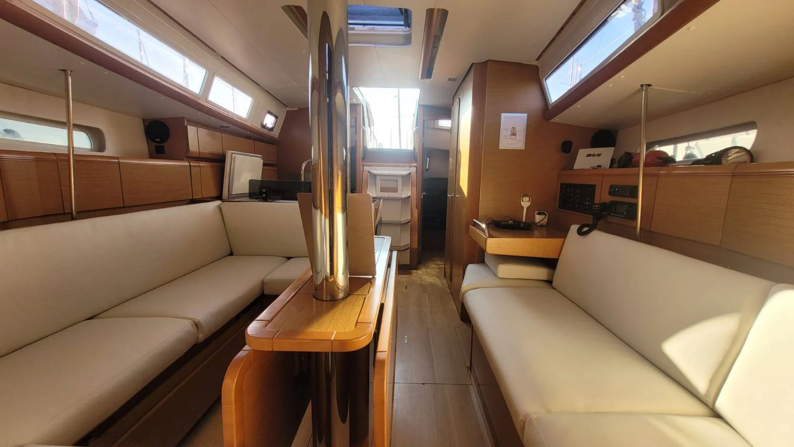 Sun Odyssey 379 (DL) (Corail)  - 10