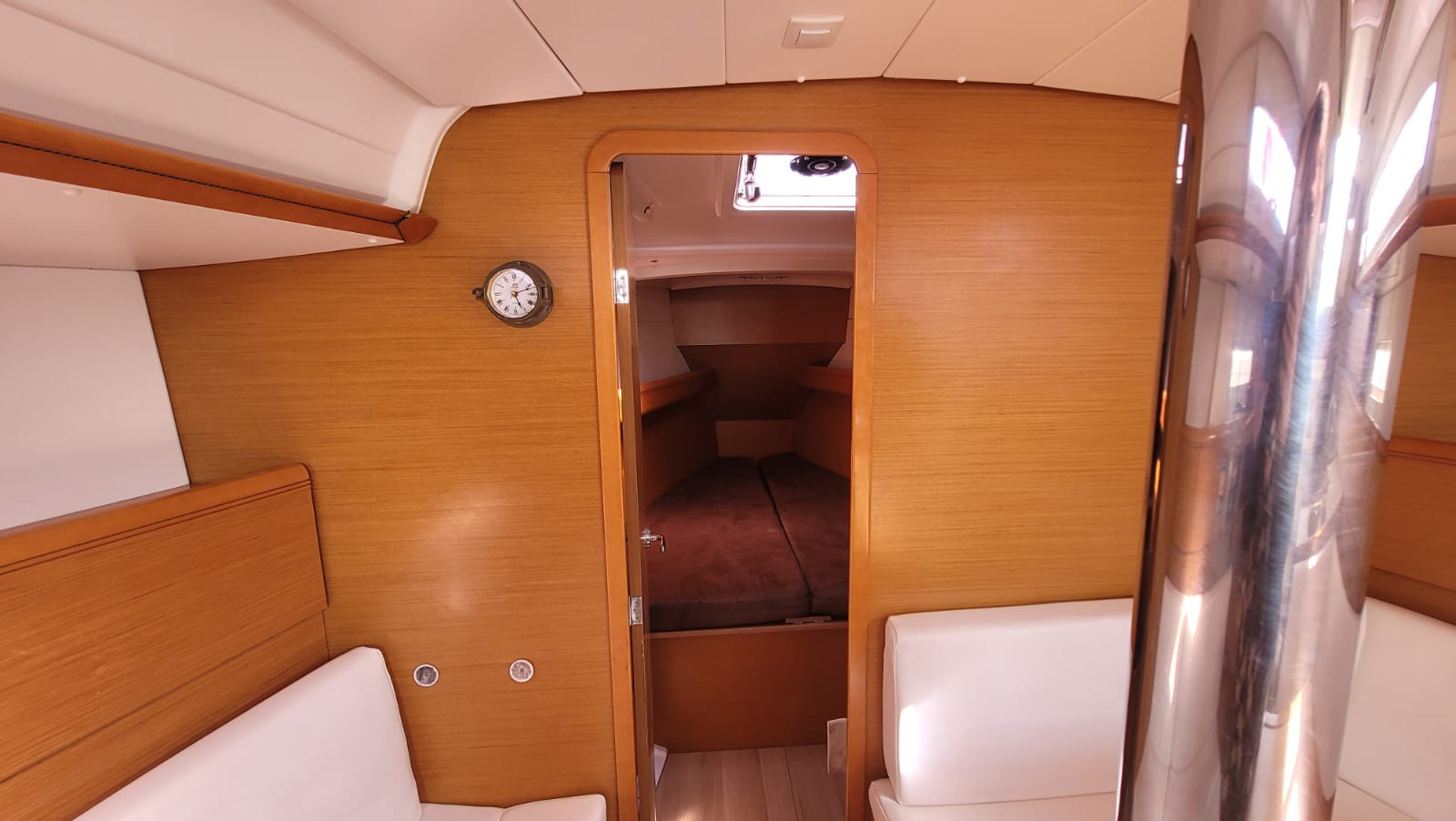 Photo #9 - Sun Odyssey 379 "Performance" (Grenat) en Saint-Quay-Portrieux - 22830