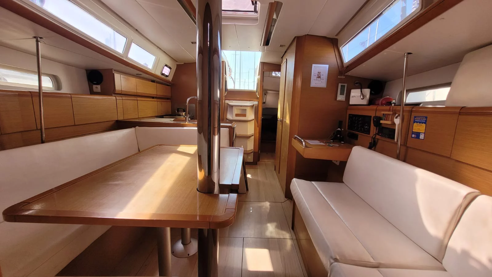 Sun Odyssey 379 "Performance" (Grenat)  - 12
