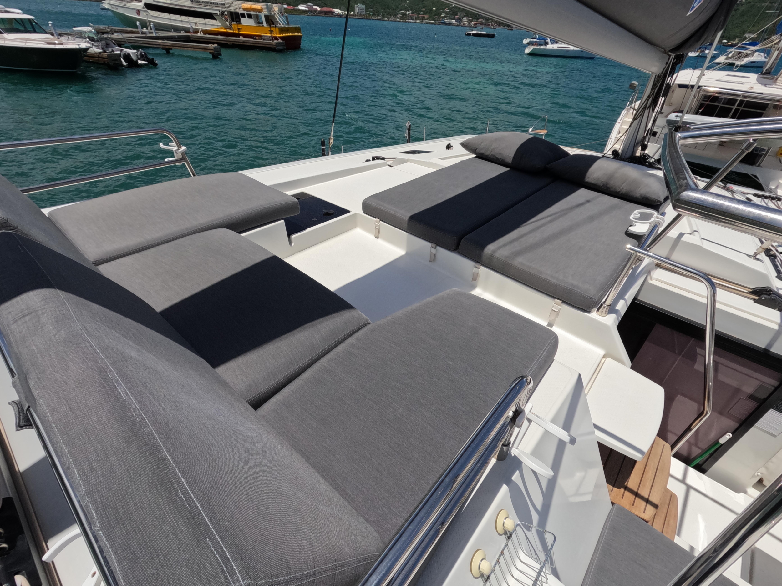 Photo #4 - Fountaine Pajot Saona 47 (Champs-Elysees) in Road Town - 19218