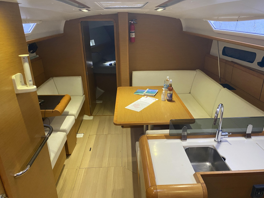 Photo #8 - Jeanneau Sun Odyssey 409 (Corrine) in Road Town - 15558