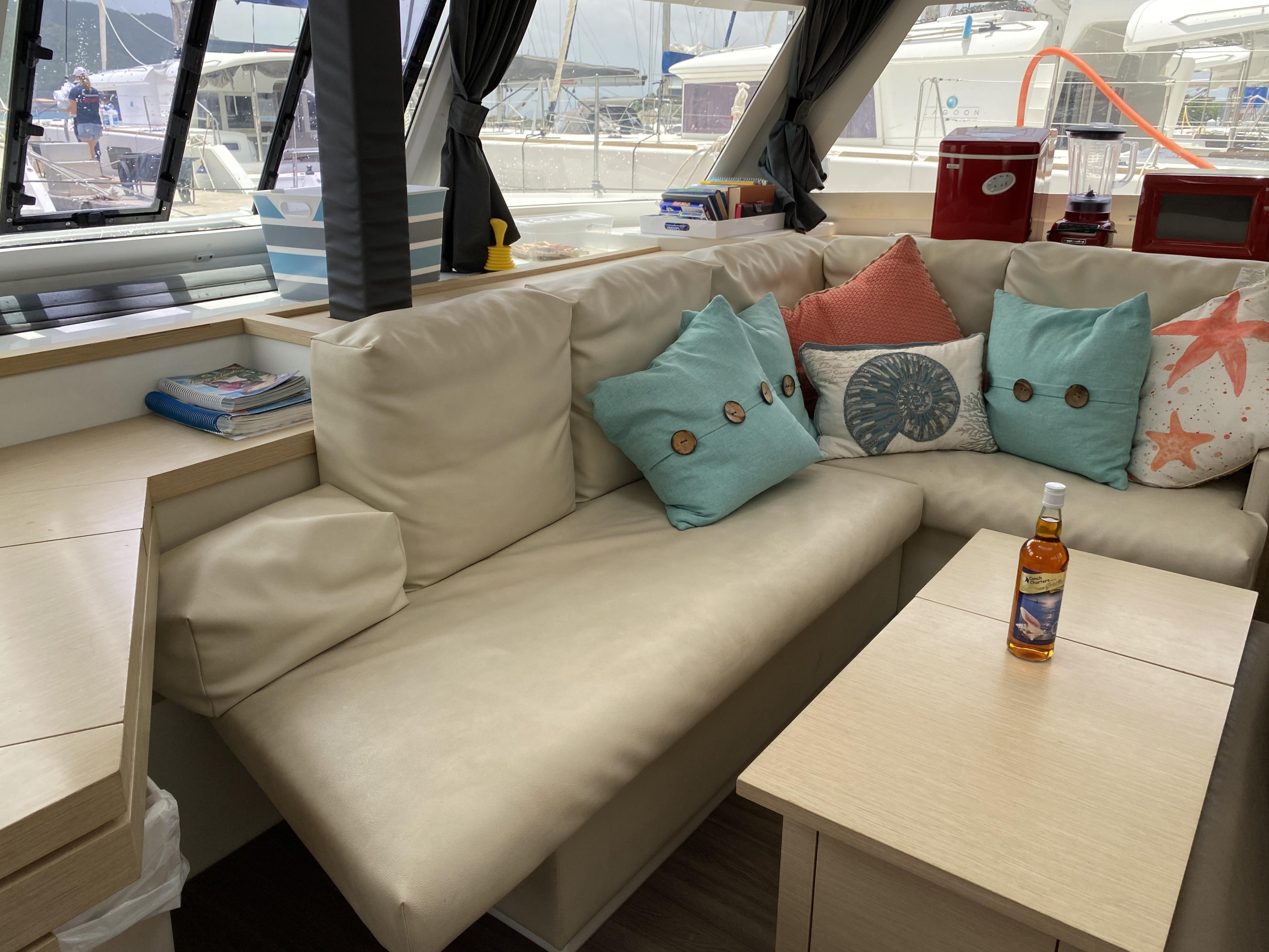 Photo #4 - Fountaine Pajot Lucia 40 (Island Life) in Road Town - 15441