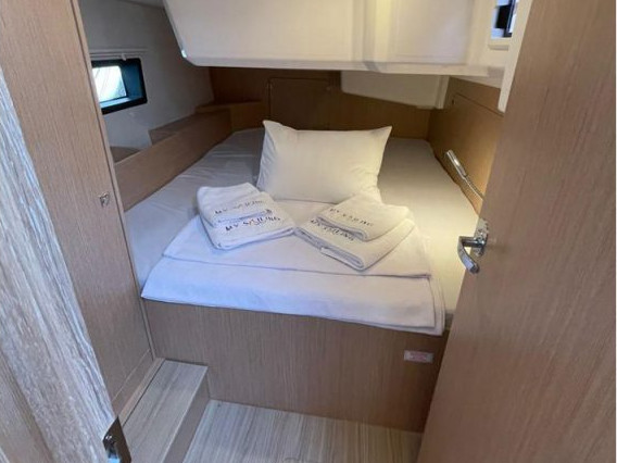 Photo #7 - Bavaria C42 (Donuha) en Marmaris - 18253