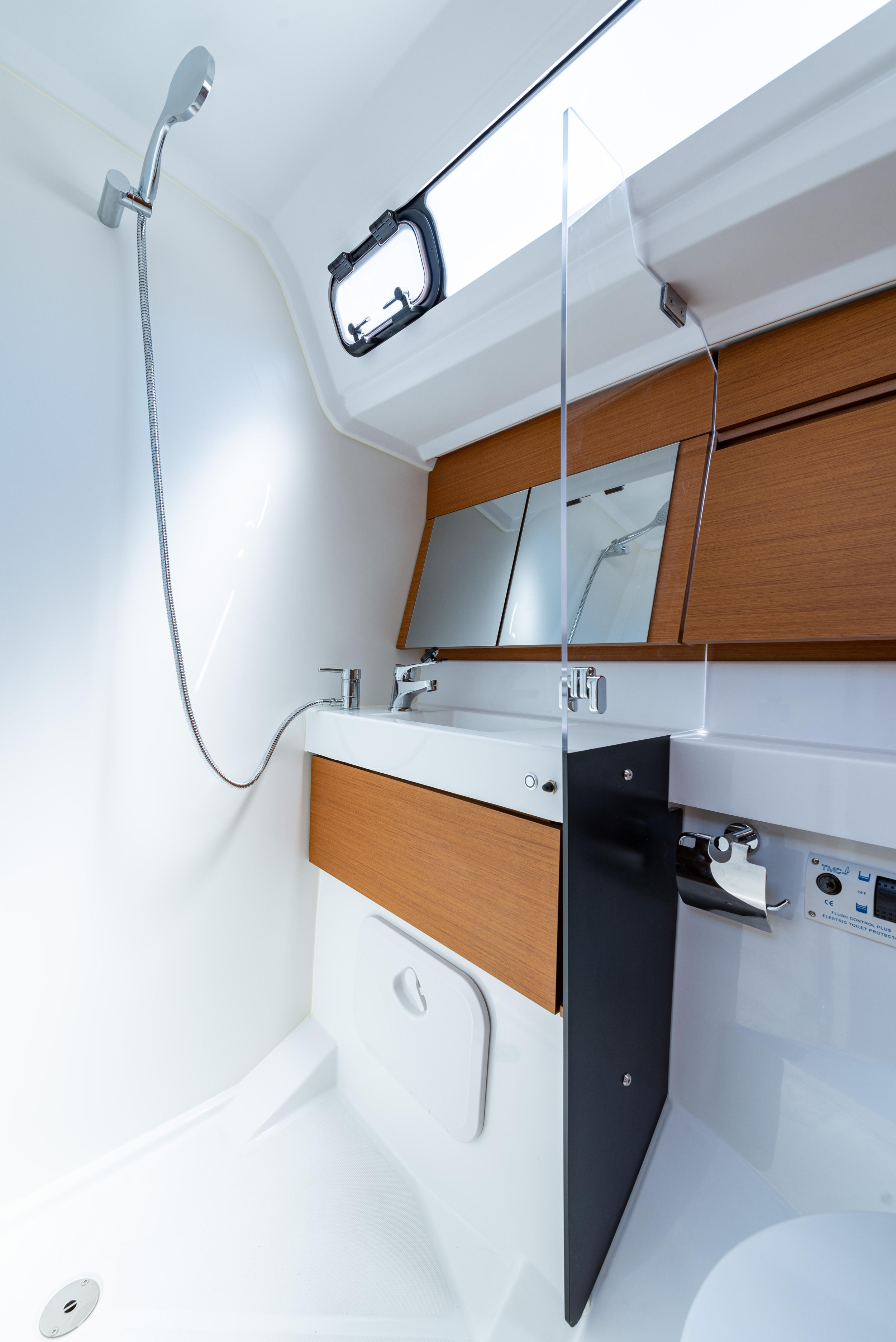 Photo #8 - Sun Odyssey 410 (Martha) en Lefkada - 14027