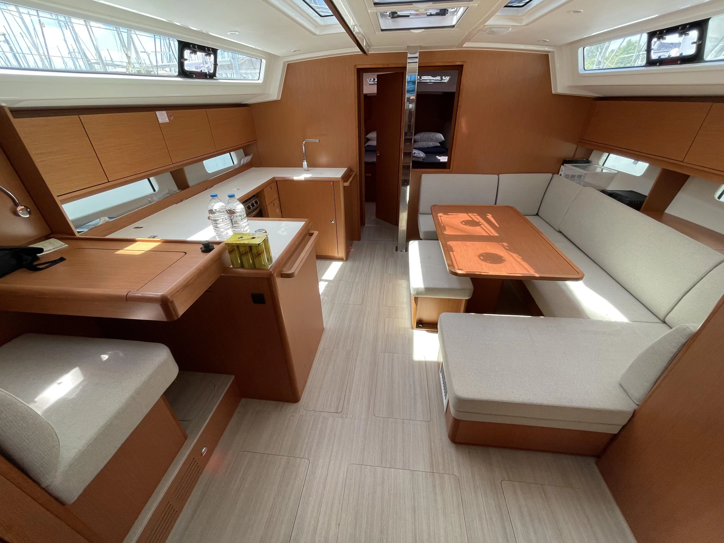 Bavaria C46 (Dimokritos) Interior image - 10