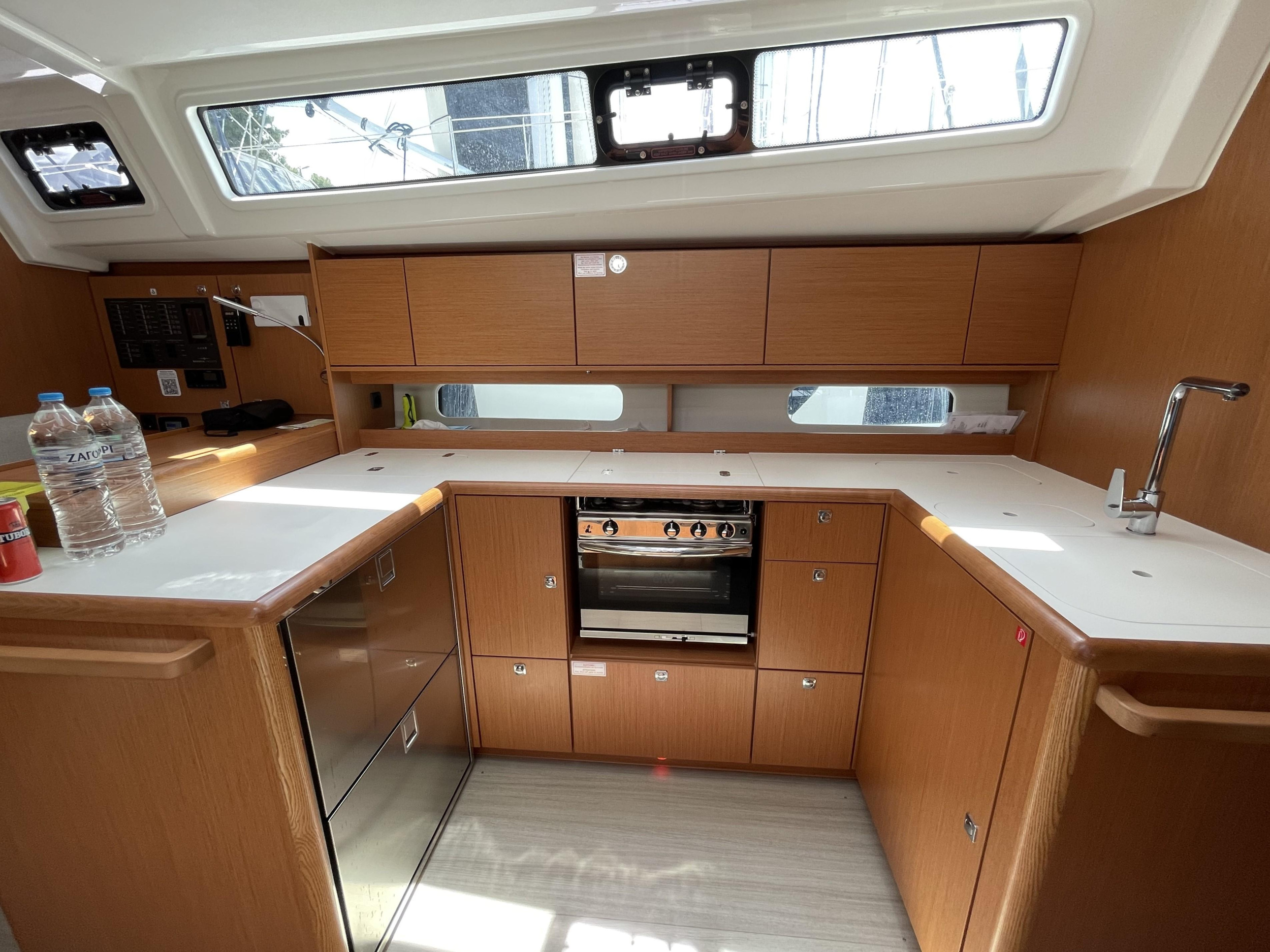 Photo #8 - Bavaria C46 (Dimokritos) in Athen - 16918