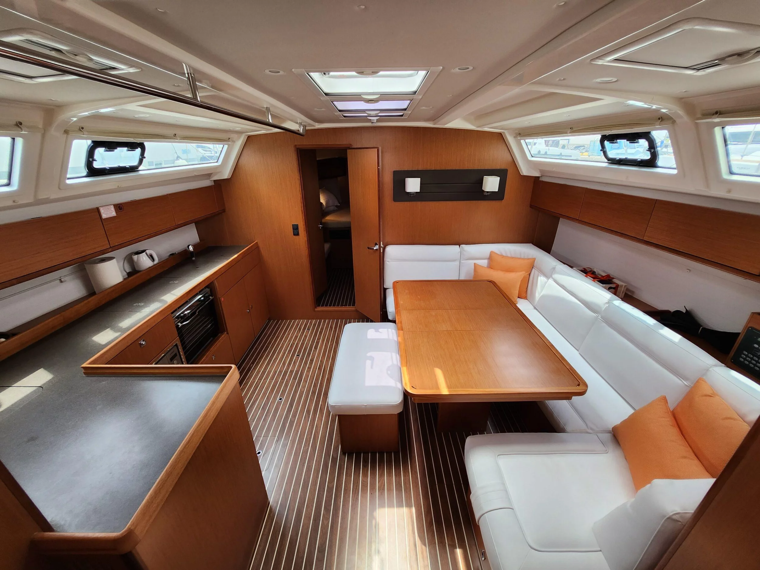 Bavaria Cruiser 46 (Odysseus) Interior image - 4