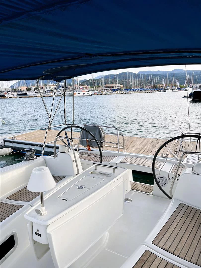 Oceanis 43 (Twins (New sails 2023 - Solar panel-Bow Thruster- A/C))  - 19