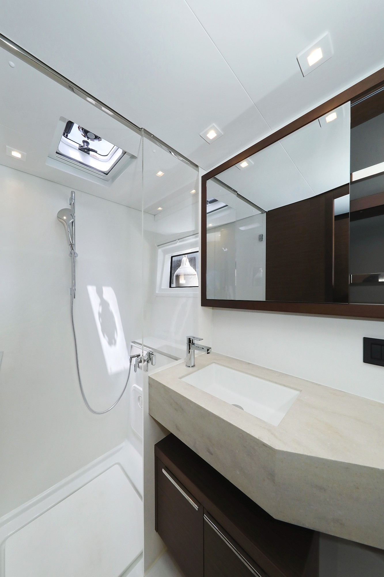 Photo #24 - Lagoon 46 (WHITE PEARL) in Sukosan - 8002