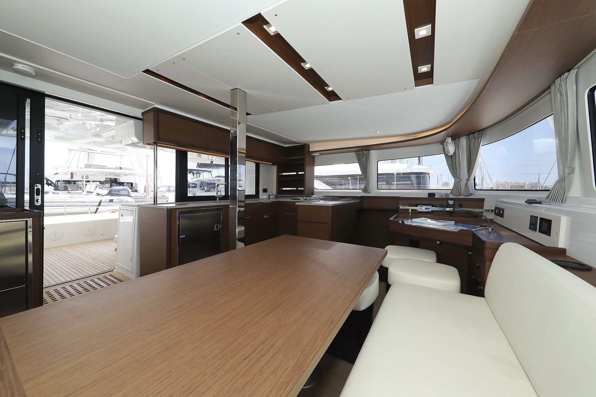 Photo #30 - Lagoon 46 (WHITE PEARL) in Sukosan - 8002