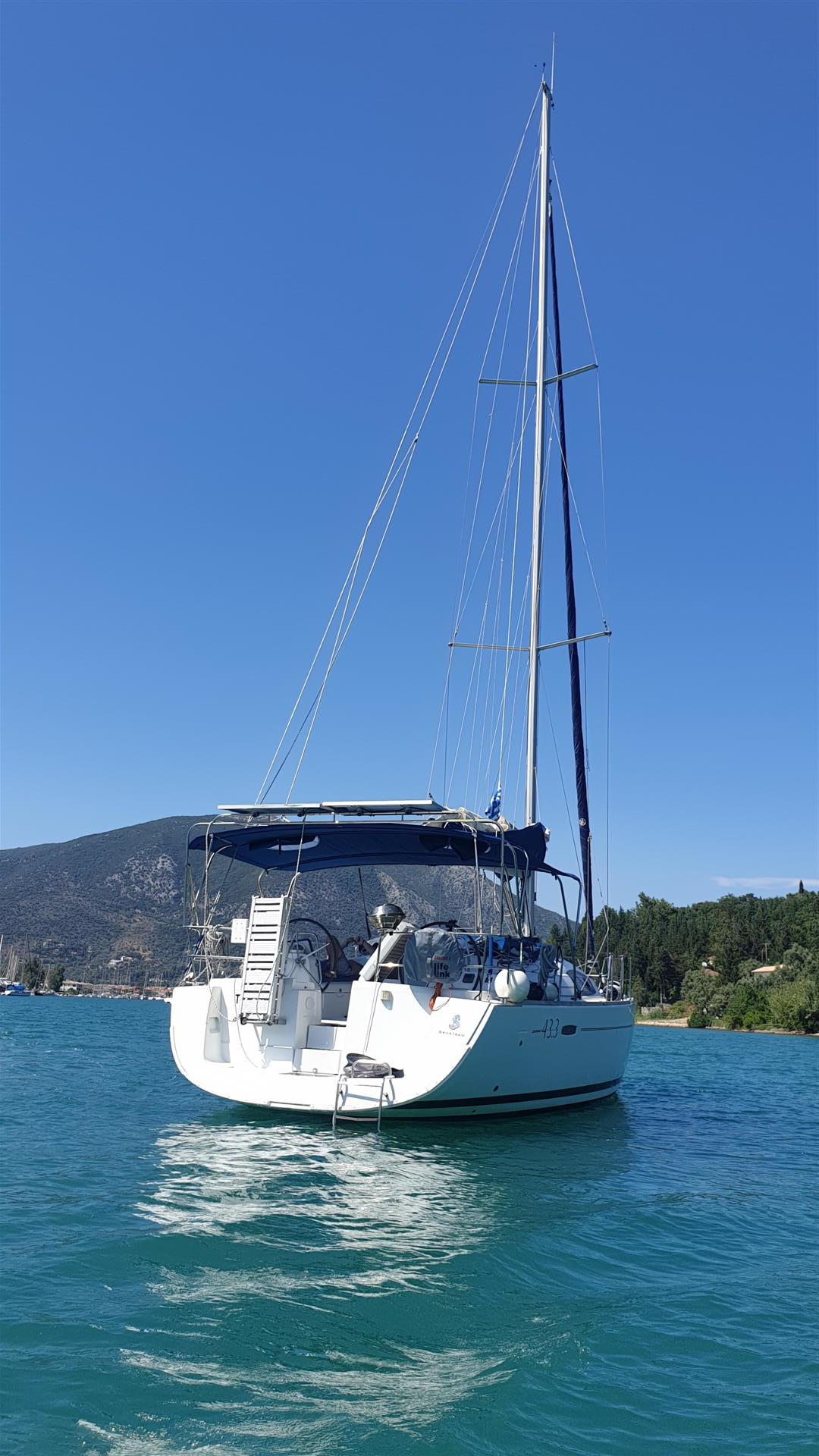 Photo #8 - Oceanis 43+ (Twins) in Lavrion - 17731