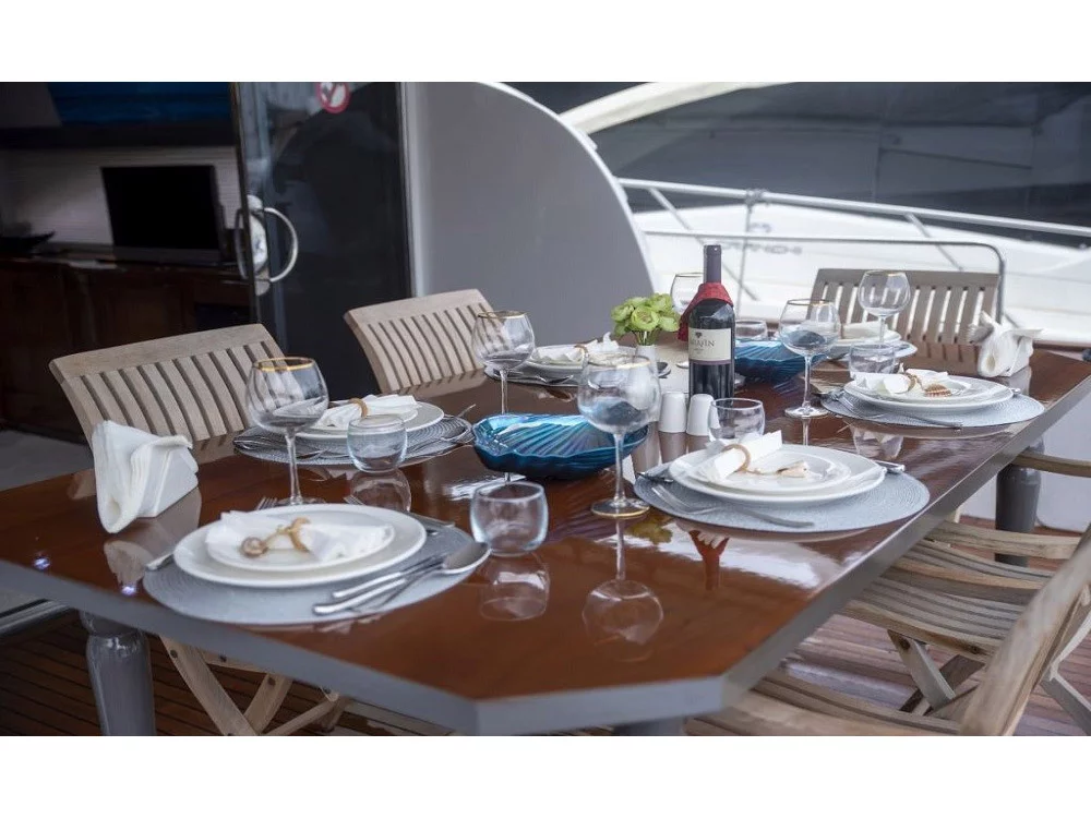 Motoryacht (Sirocco)  - 10