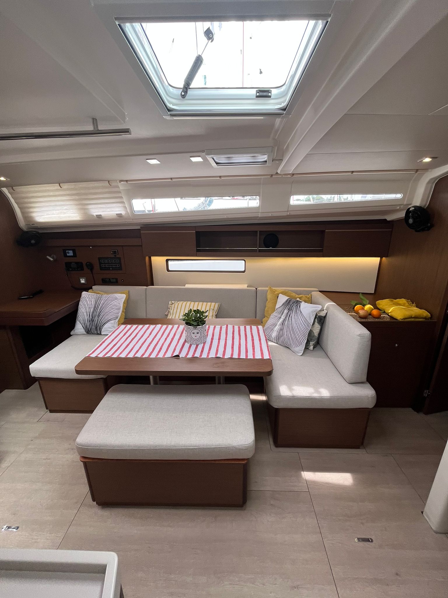 Photo #10 - Oceanis 40.1 (BIBI ONE) in Split - 17620