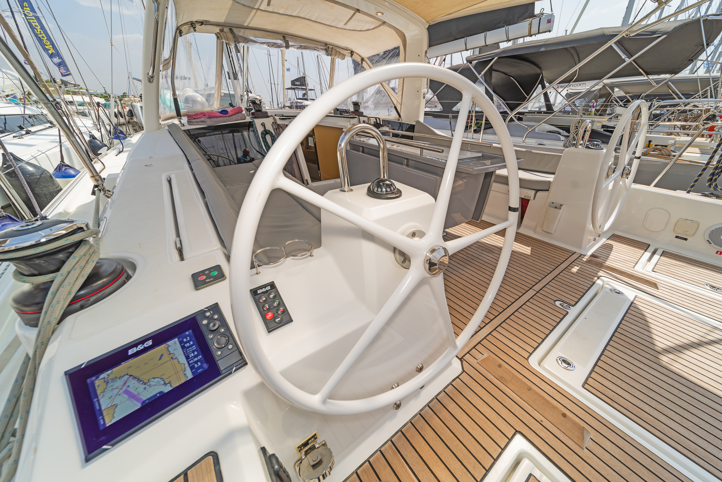 Photo #7 - Oceanis 41.1 (Silver Eintzel) in Athen - 14089