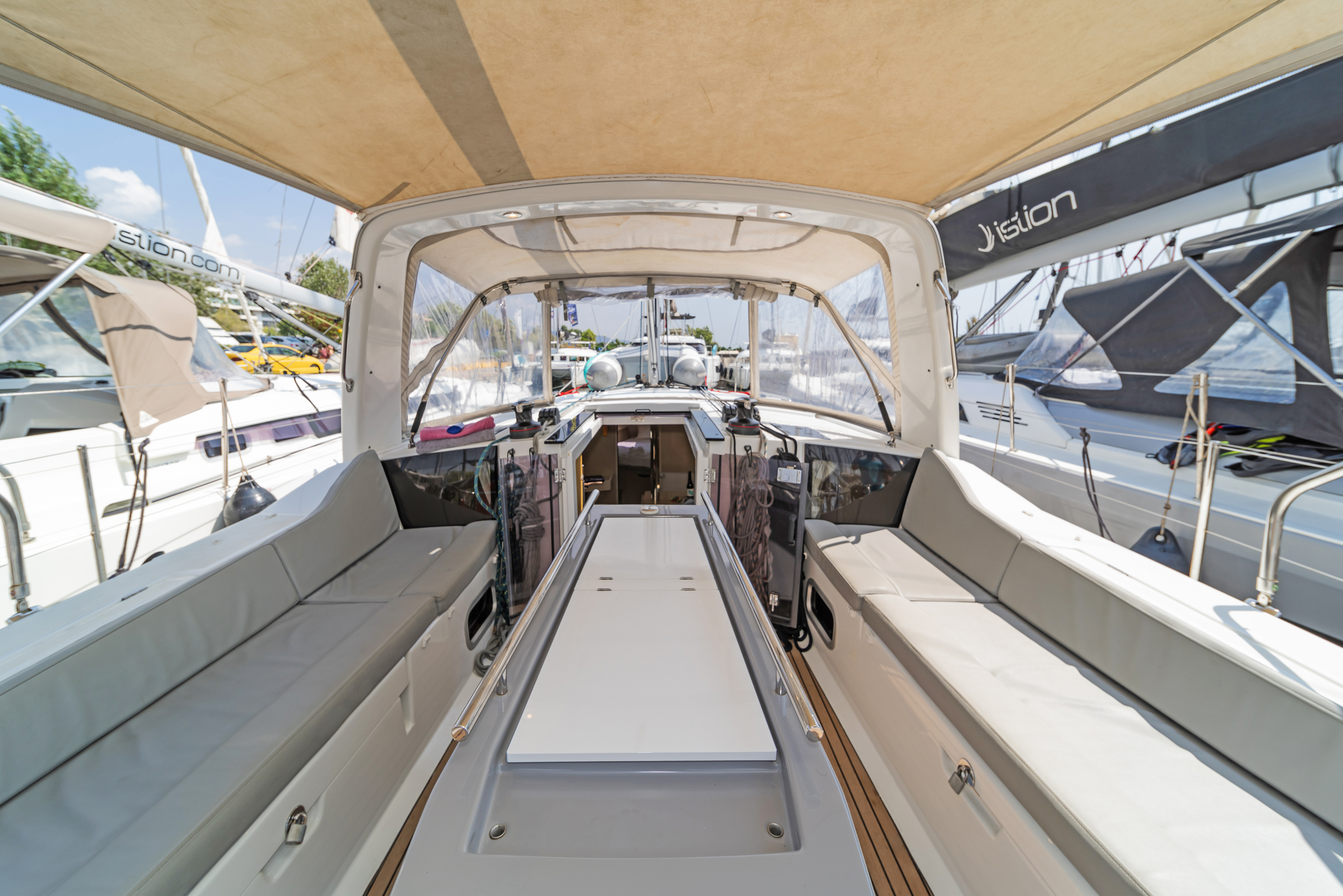 Photo #6 - Oceanis 41.1 (Silver Eintzel) in Athen - 14089