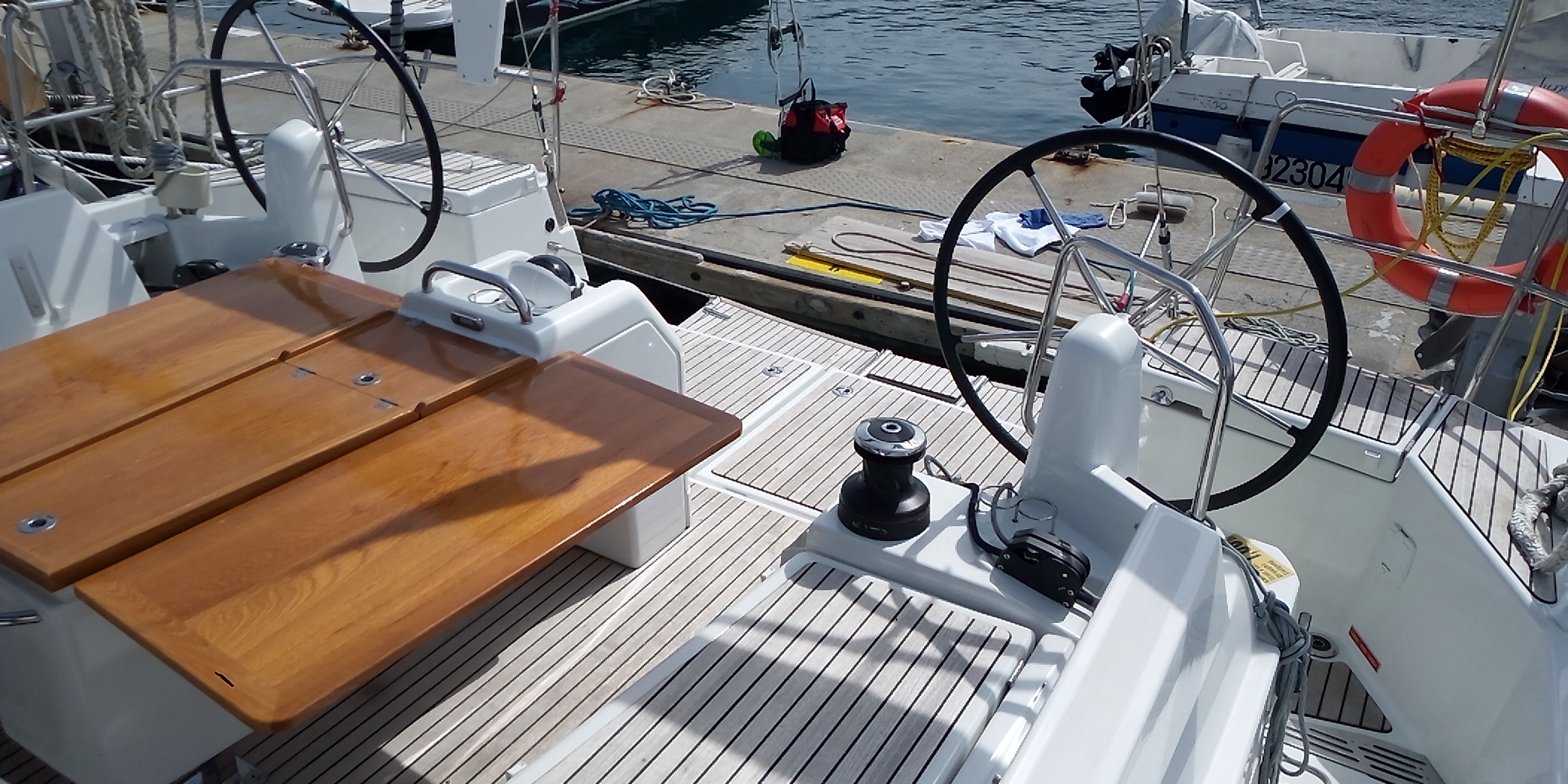 Photo #5 - Jeanneau Sun Odyssey 440 (Tavascan) in Palamos - 10981