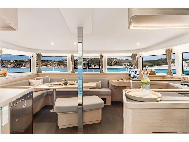 Lagoon 42 (Pretty Orcas (2025)) Interior image - 2