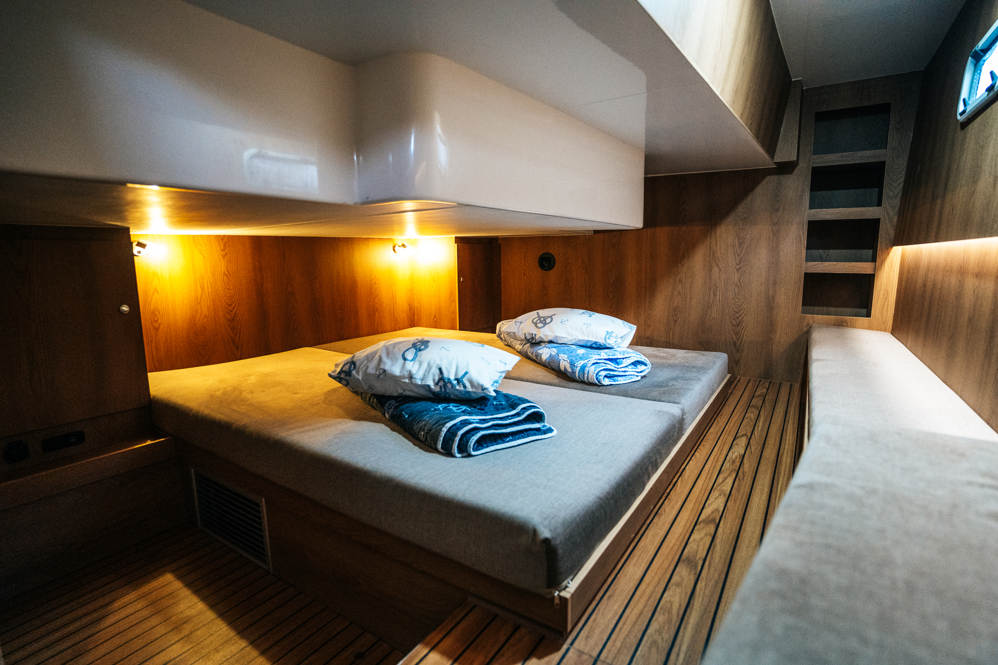 Photo #8 - Nikhen Aqua Sun 34 Sedan (Bepo) in Trogir - 17006