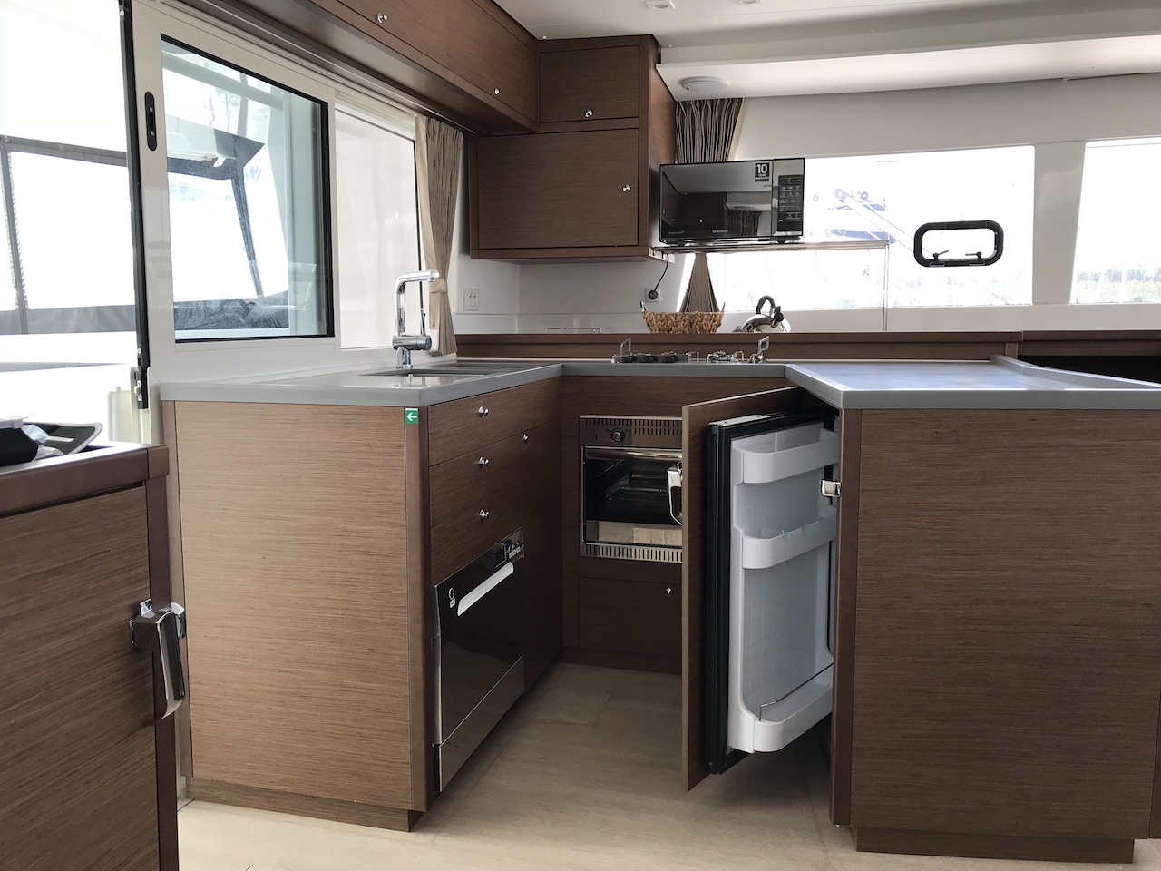 Photo #9 - Lagoon 450 F (GRAND DELUXE) en Sibenik - 6106