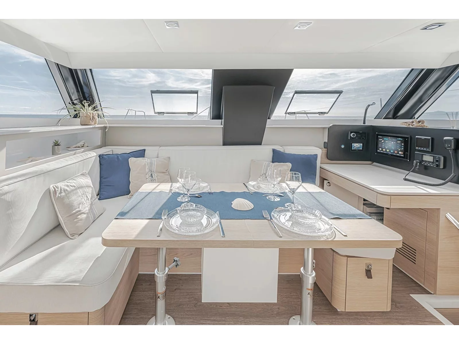 Aventura 37 (Catalina) Interior image - 9