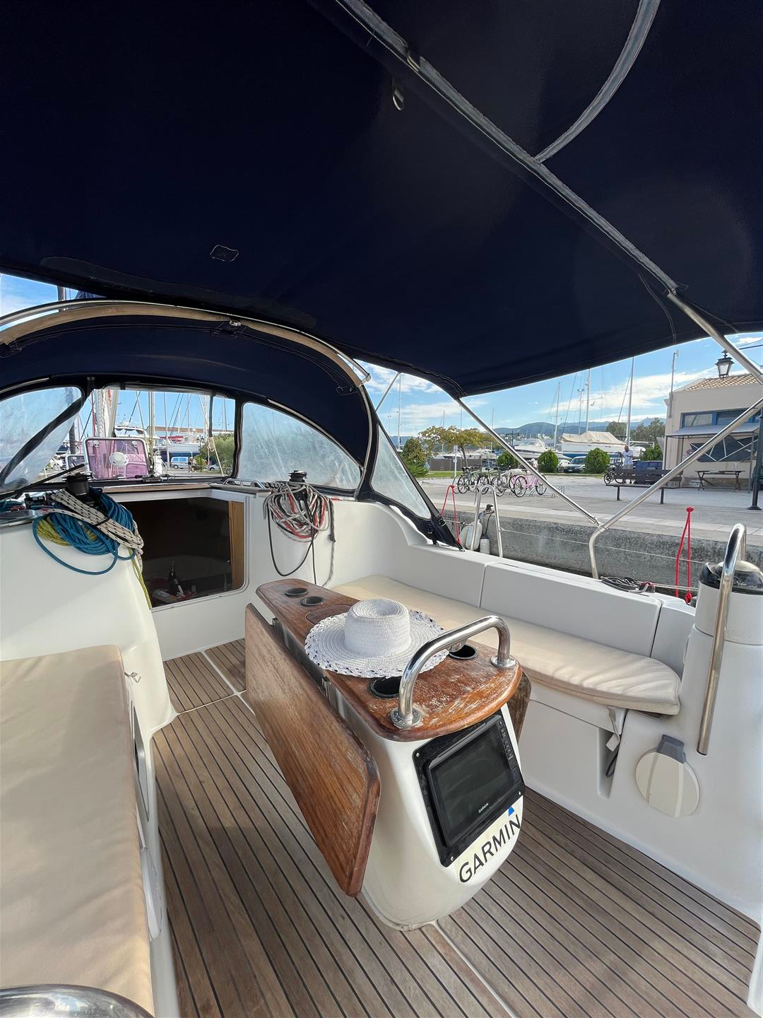 Photo #16 - Sun Odyssey 42 i Performance (Waterproof) in Lavrion - 16310
