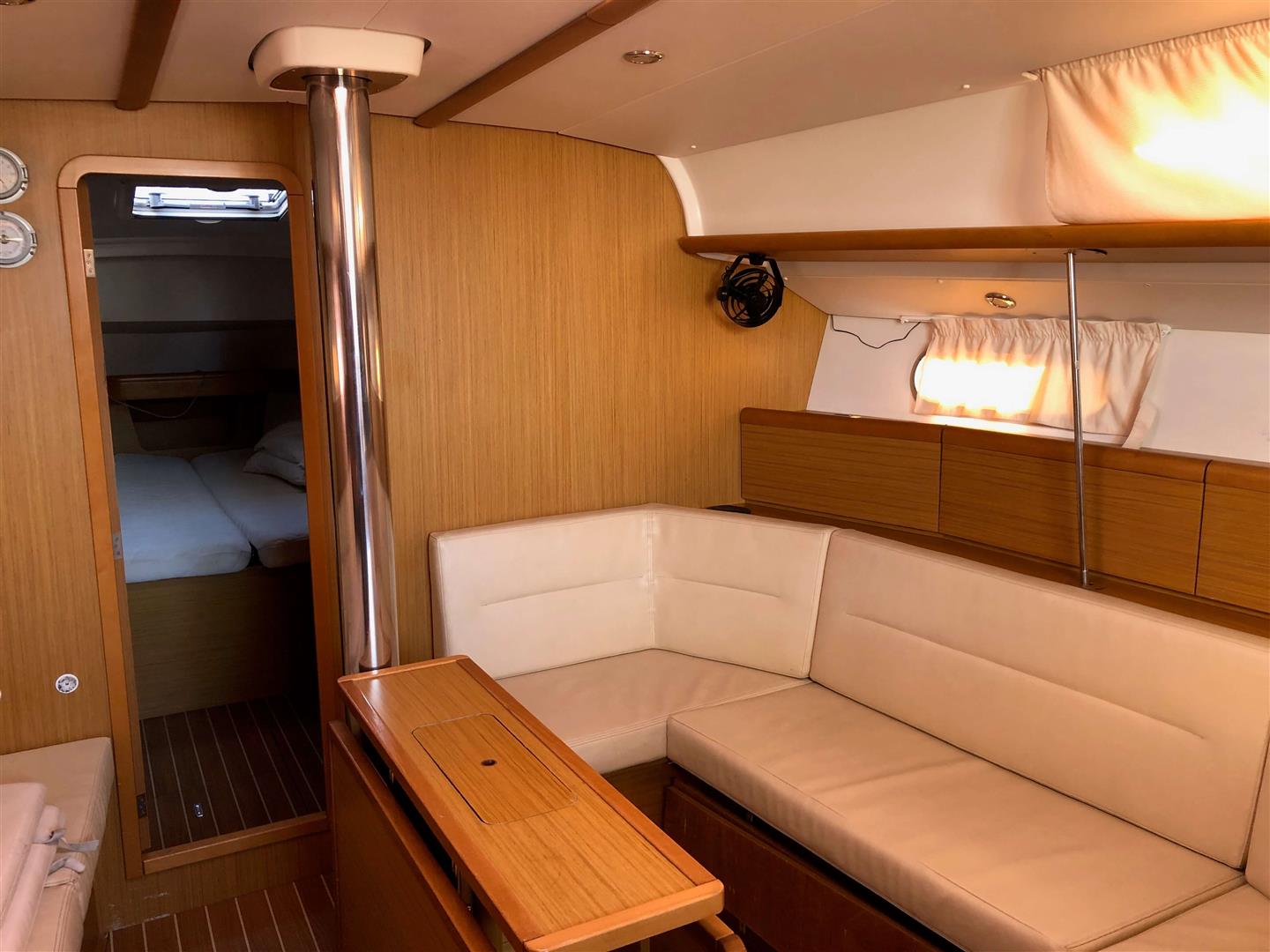 Photo #5 - Sun Odyssey 42 i Performance (Waterproof) in Lavrion - 16310