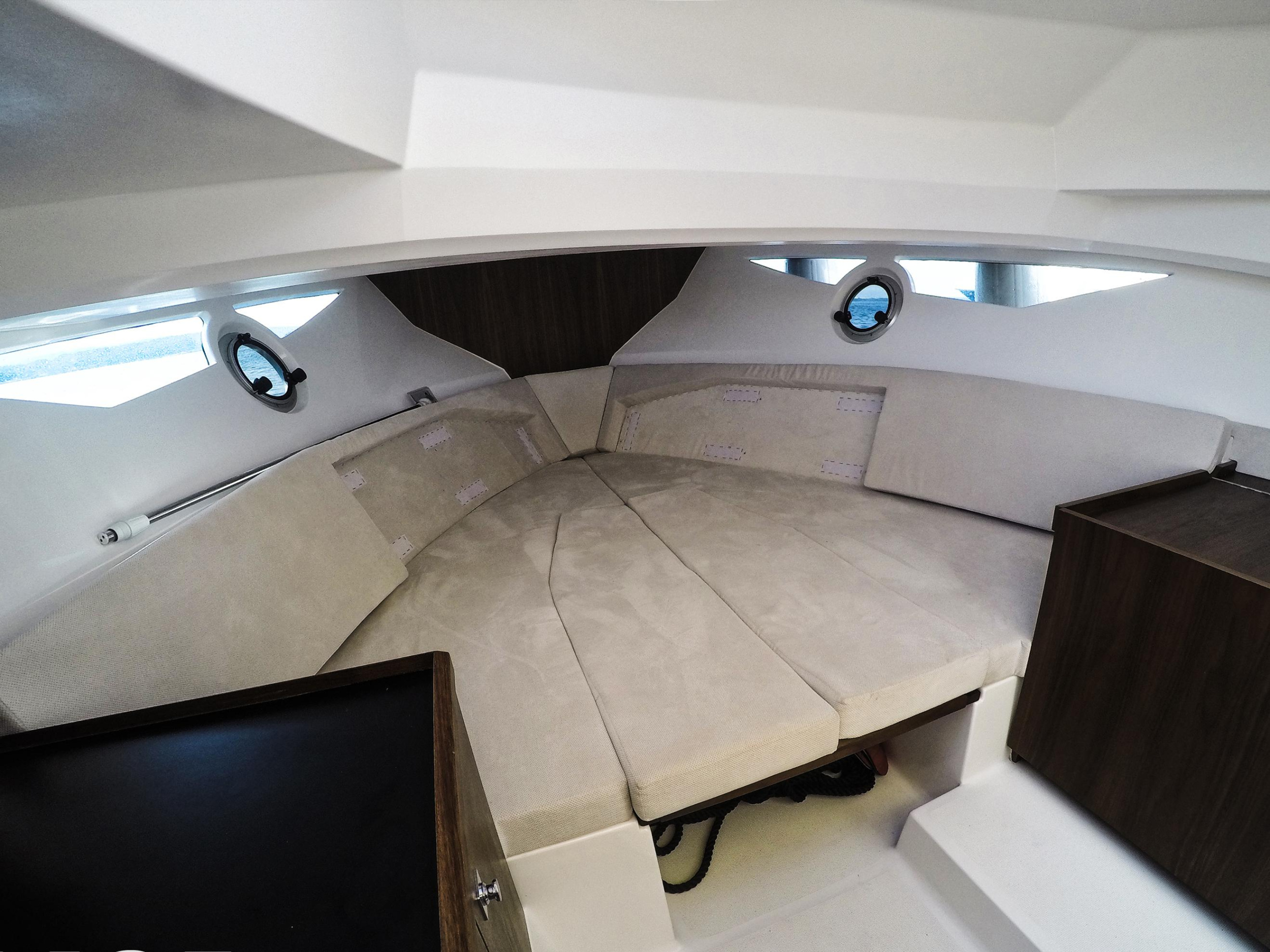 Photo #14 - Galeon Galia 700 Sundeck (1145ML) in Mali Losinj - 18564