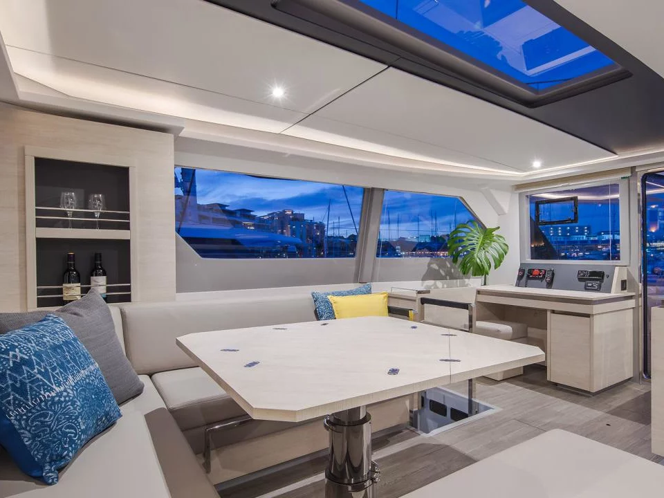 Leopard 50 () Interior image - 2