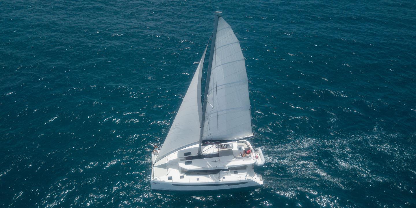 Photo #9 - Leopard 50 () en Marina - 16680