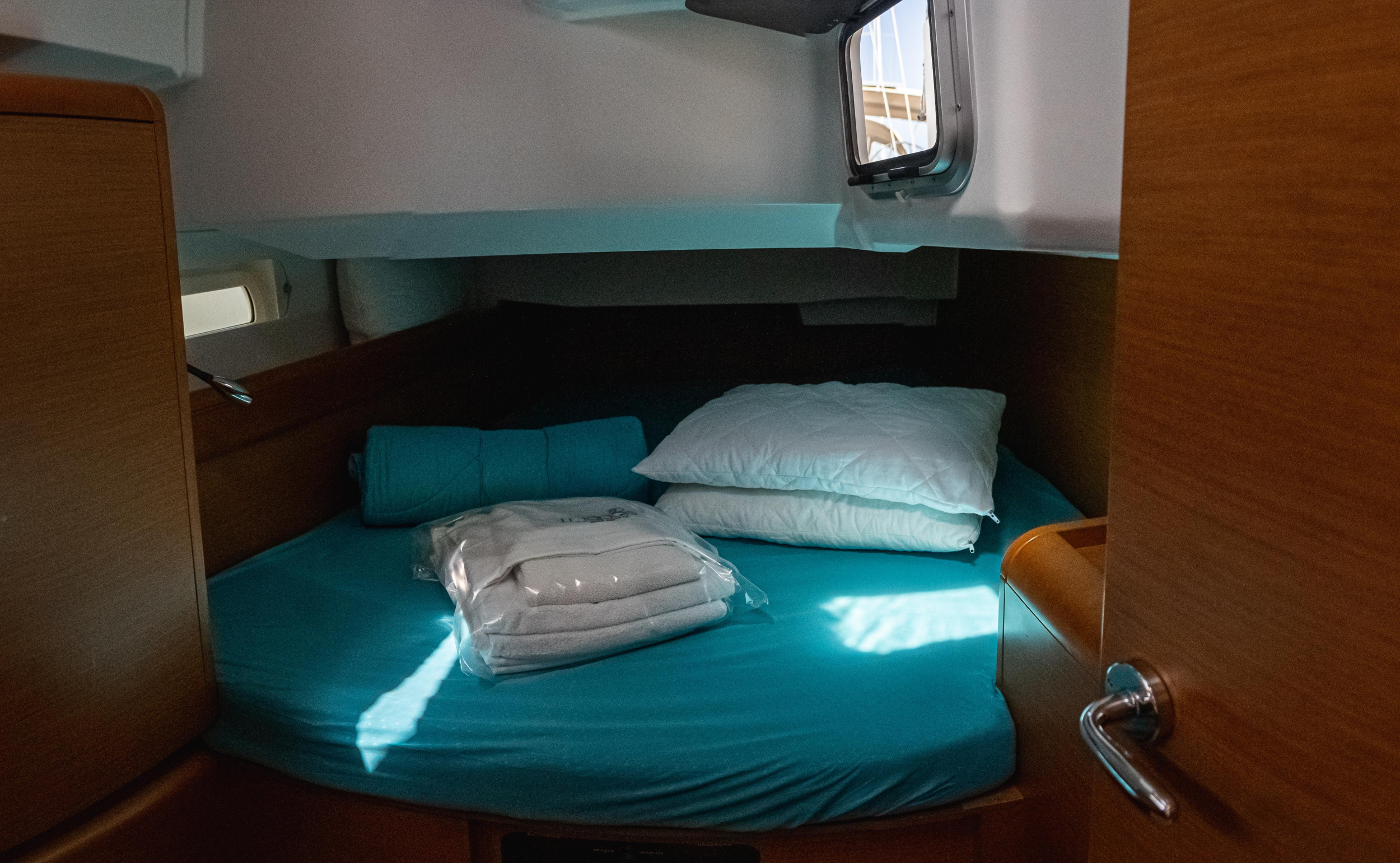 Photo #5 - Sun Odyssey 419 (IZZI Boat location in LEFKAS MARINA, D-marin) in Lefkada - 12152