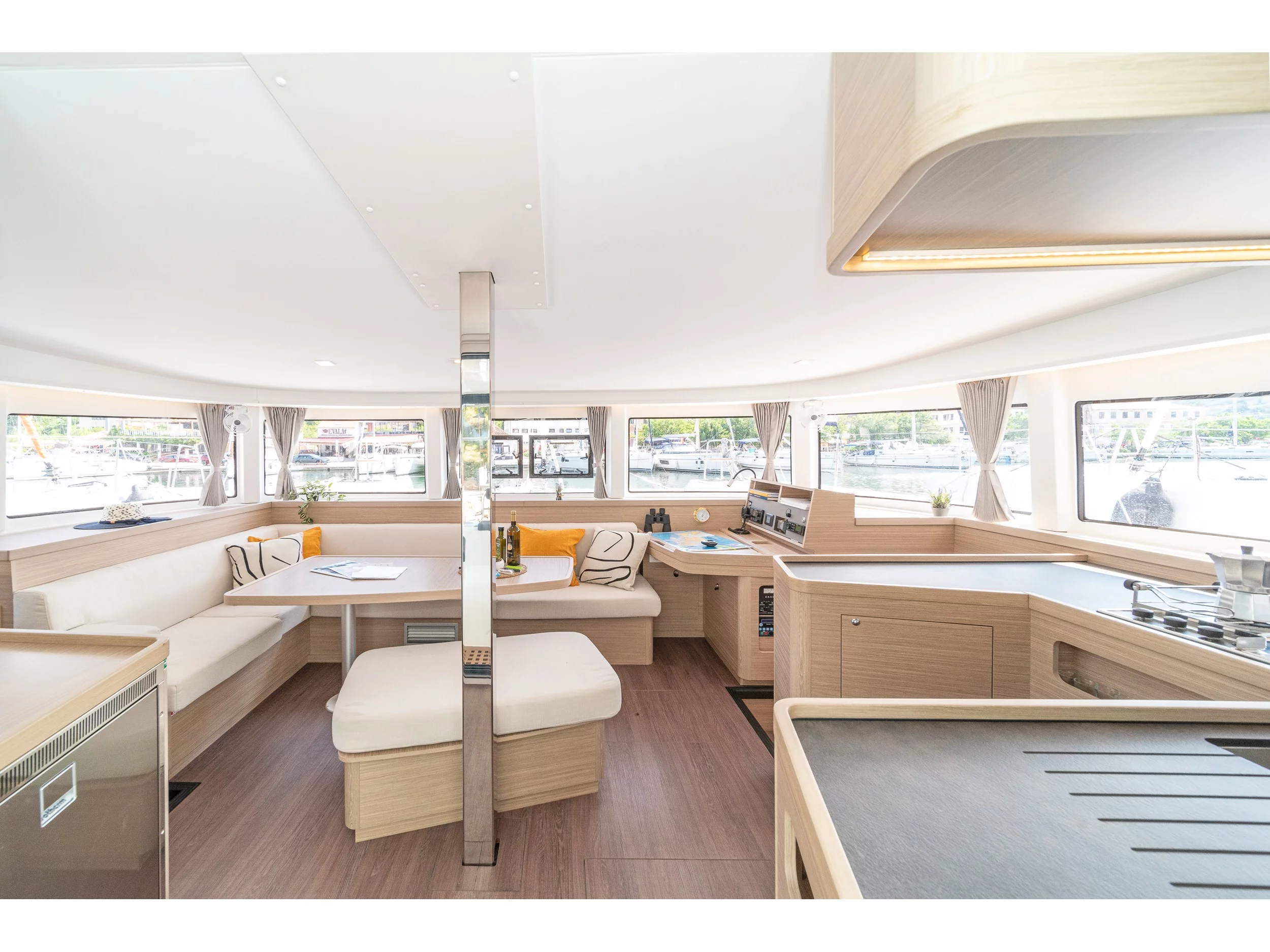 Lagoon 42 & GEN & WM (First Dance) Interior image - 3