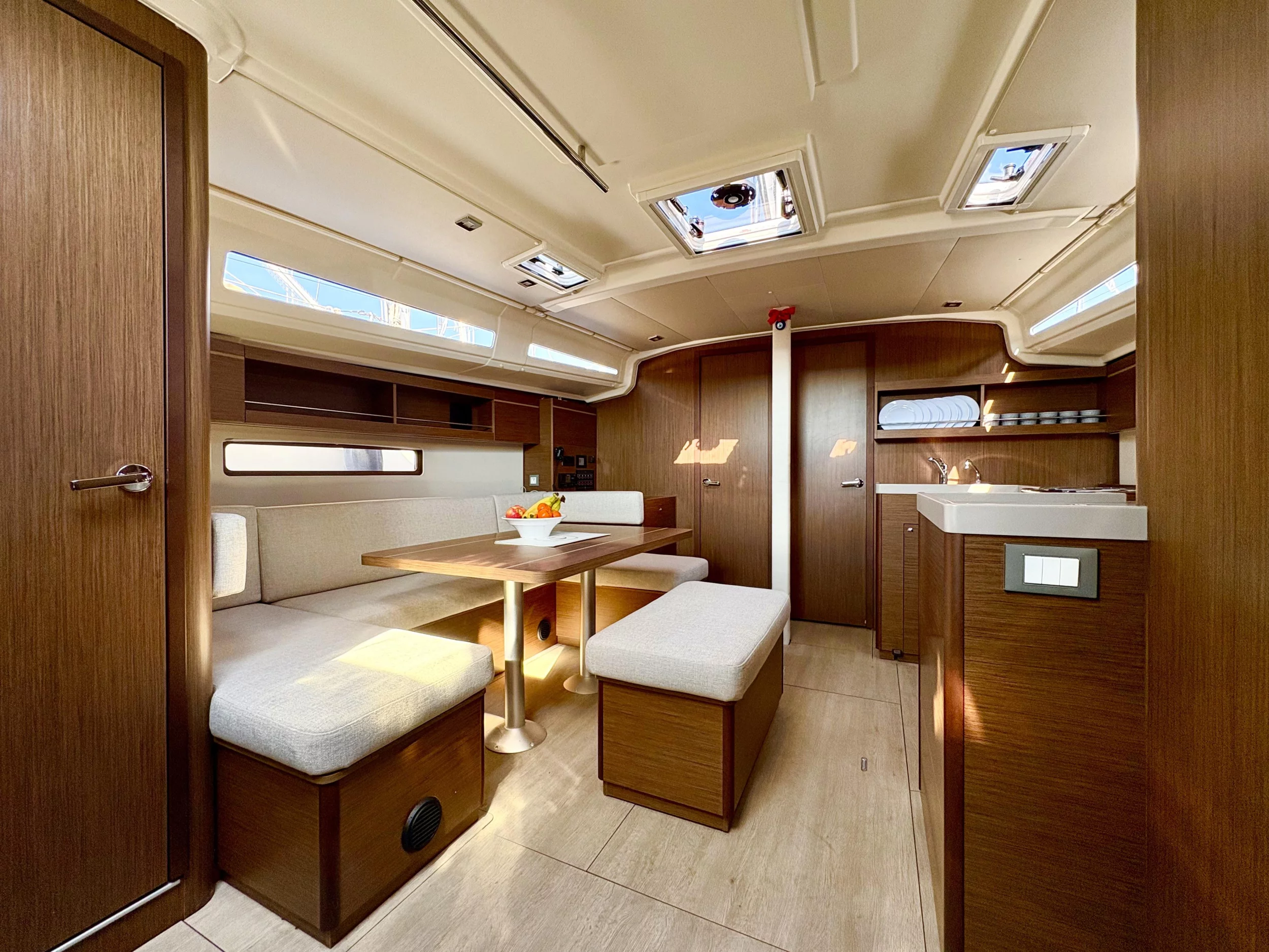 Oceanis 40.1 (Bestsennyy) Interior image - 17
