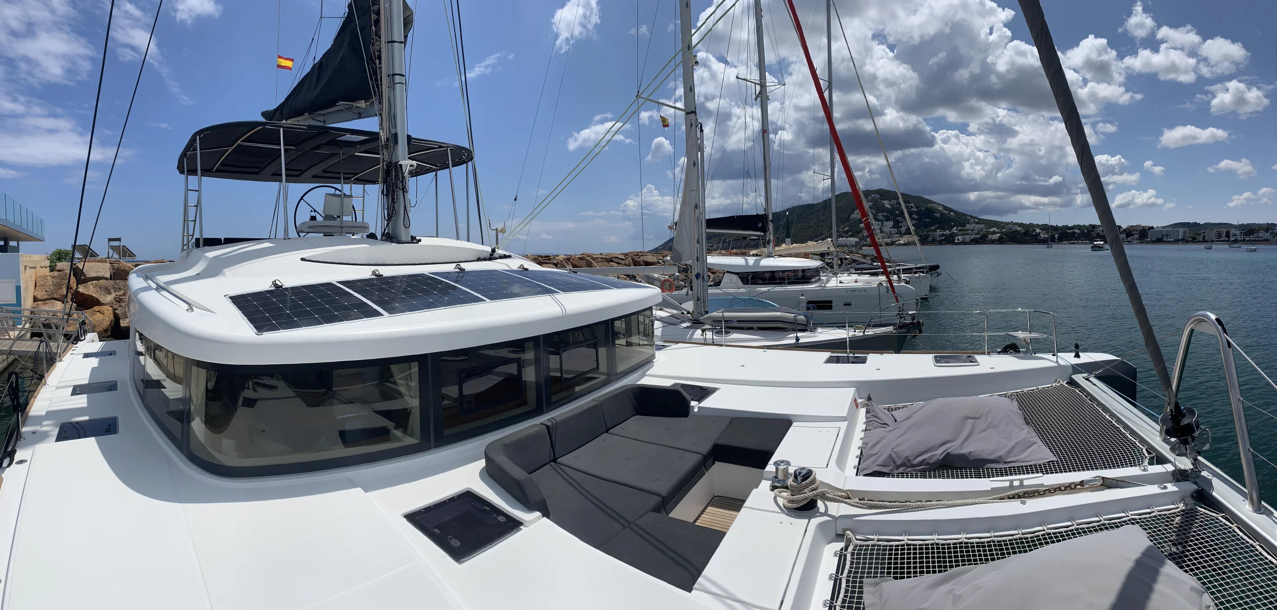 Lagoon 52F ( + crew) (GOA 10)  - 3