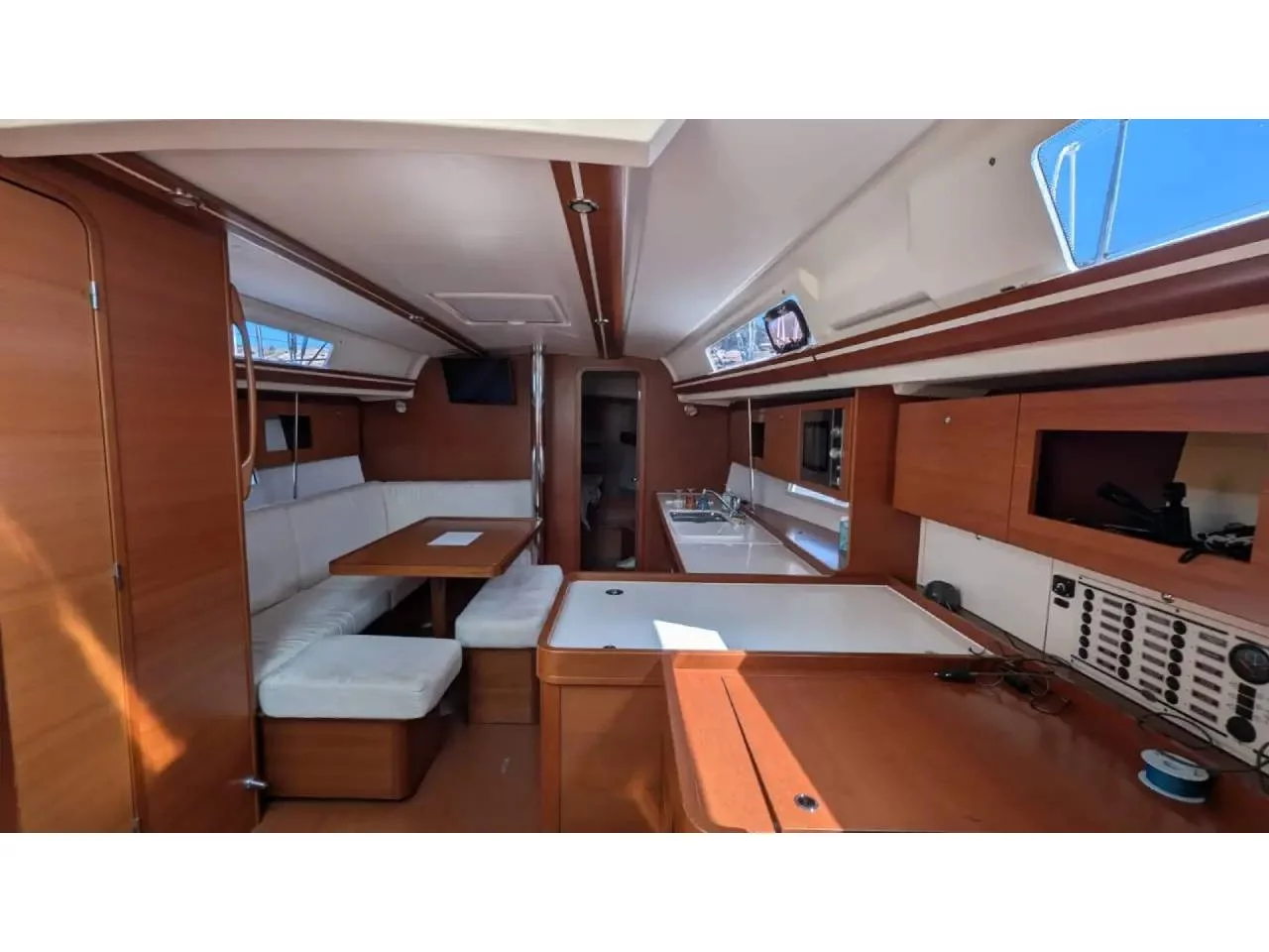 Dufour 375 Grand Large (Tarann) Interior image - 7