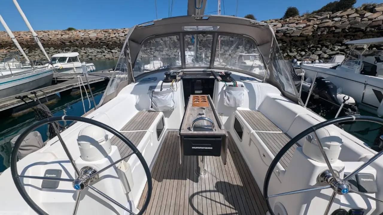 Photo #10 - Dufour 375 Grand Large (Tarann) in Saint-Quay-Portrieux - 62225