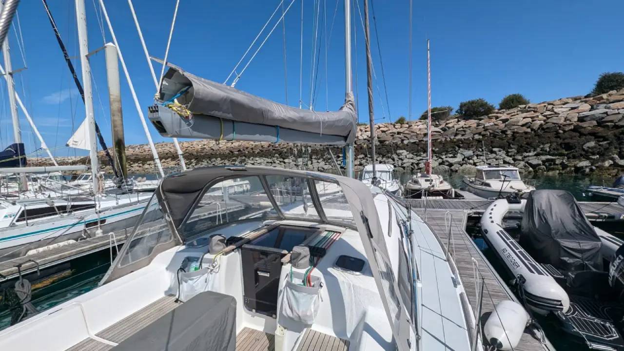 Photo #5 - Dufour 375 Grand Large (Tarann) in Saint-Quay-Portrieux - 62225