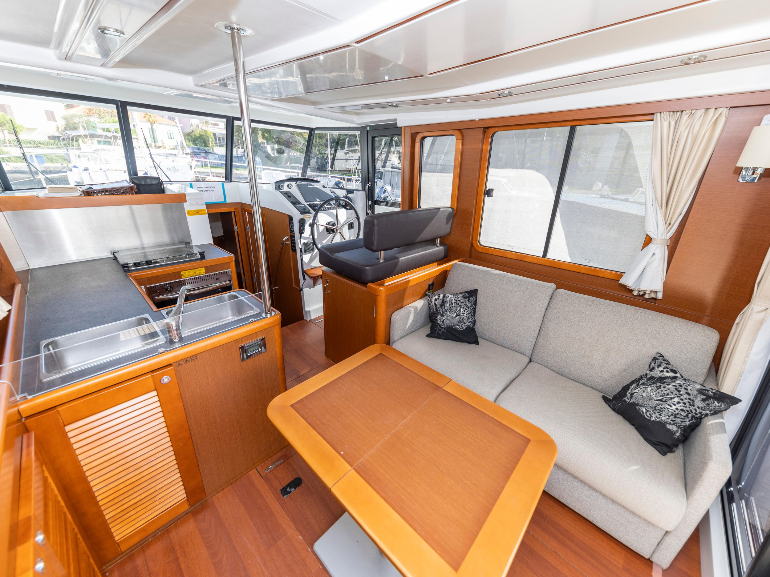 Photo #25 - Swift Trawler 34 Fly (Blue Sky) en Zadar - 12211