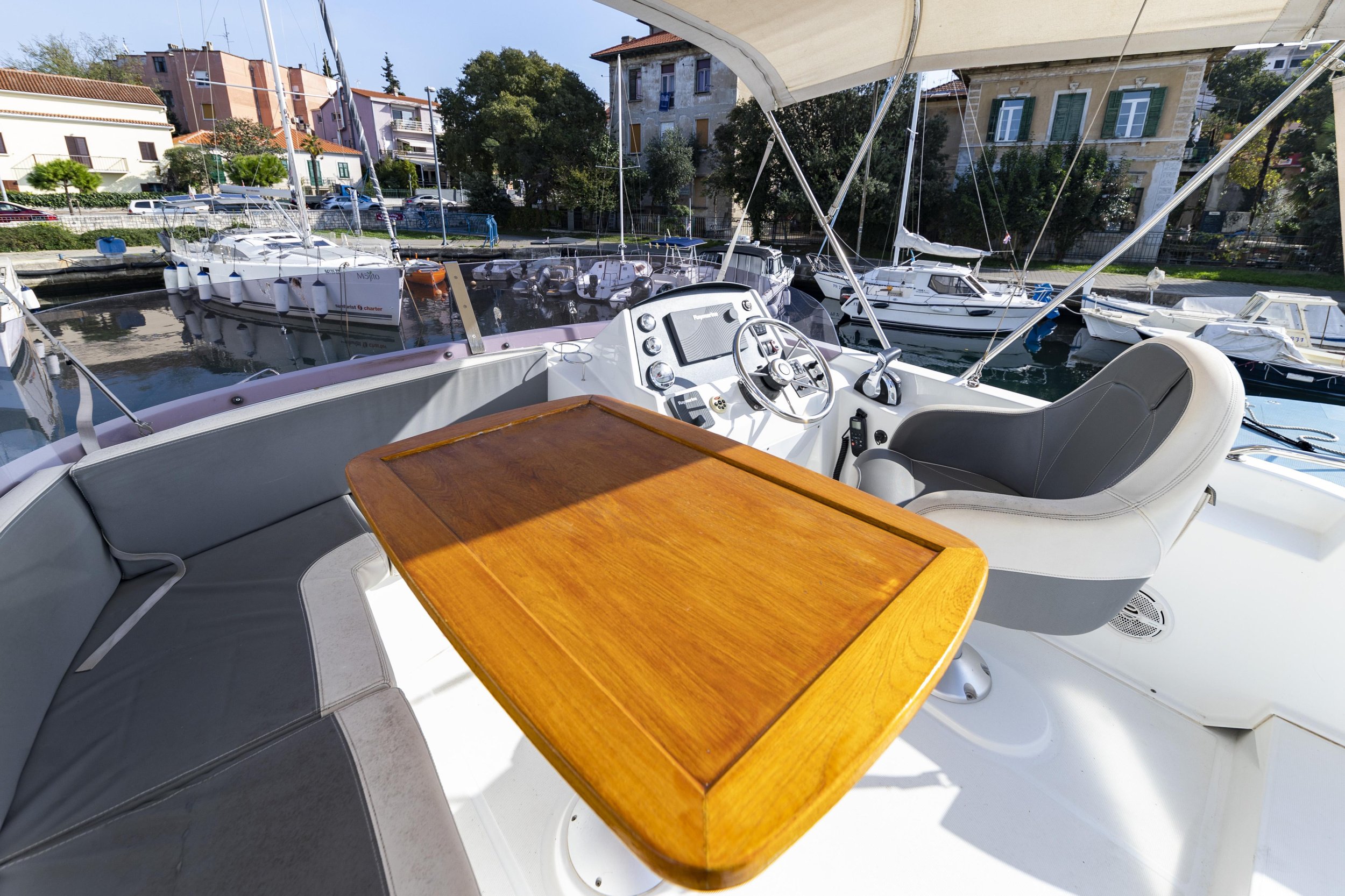 Photo #5 - Swift Trawler 34 Fly (Blue Sky) en Zadar - 12211