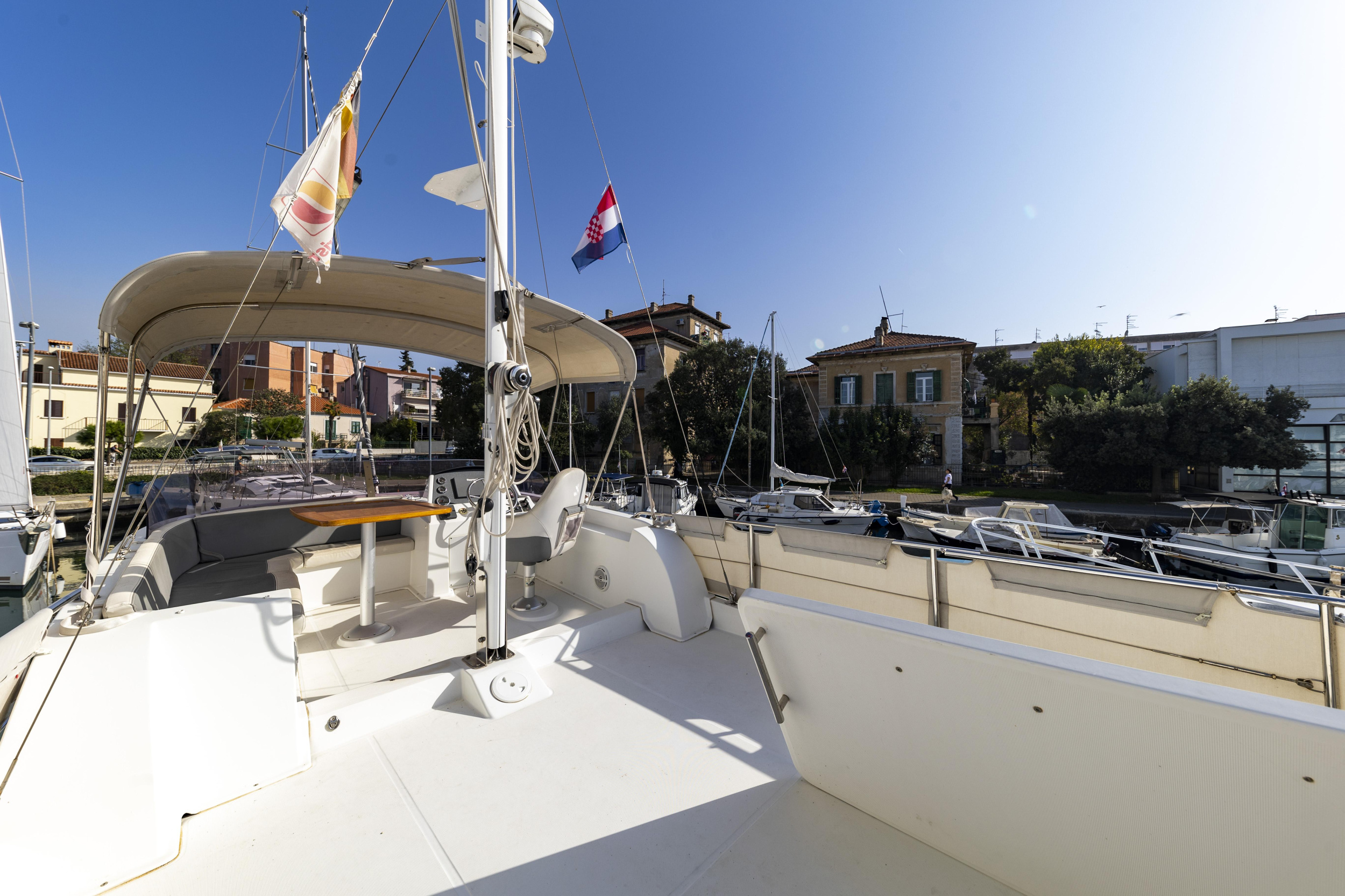 Photo #19 - Swift Trawler 34 Fly (Blue Sky) en Zadar - 12211