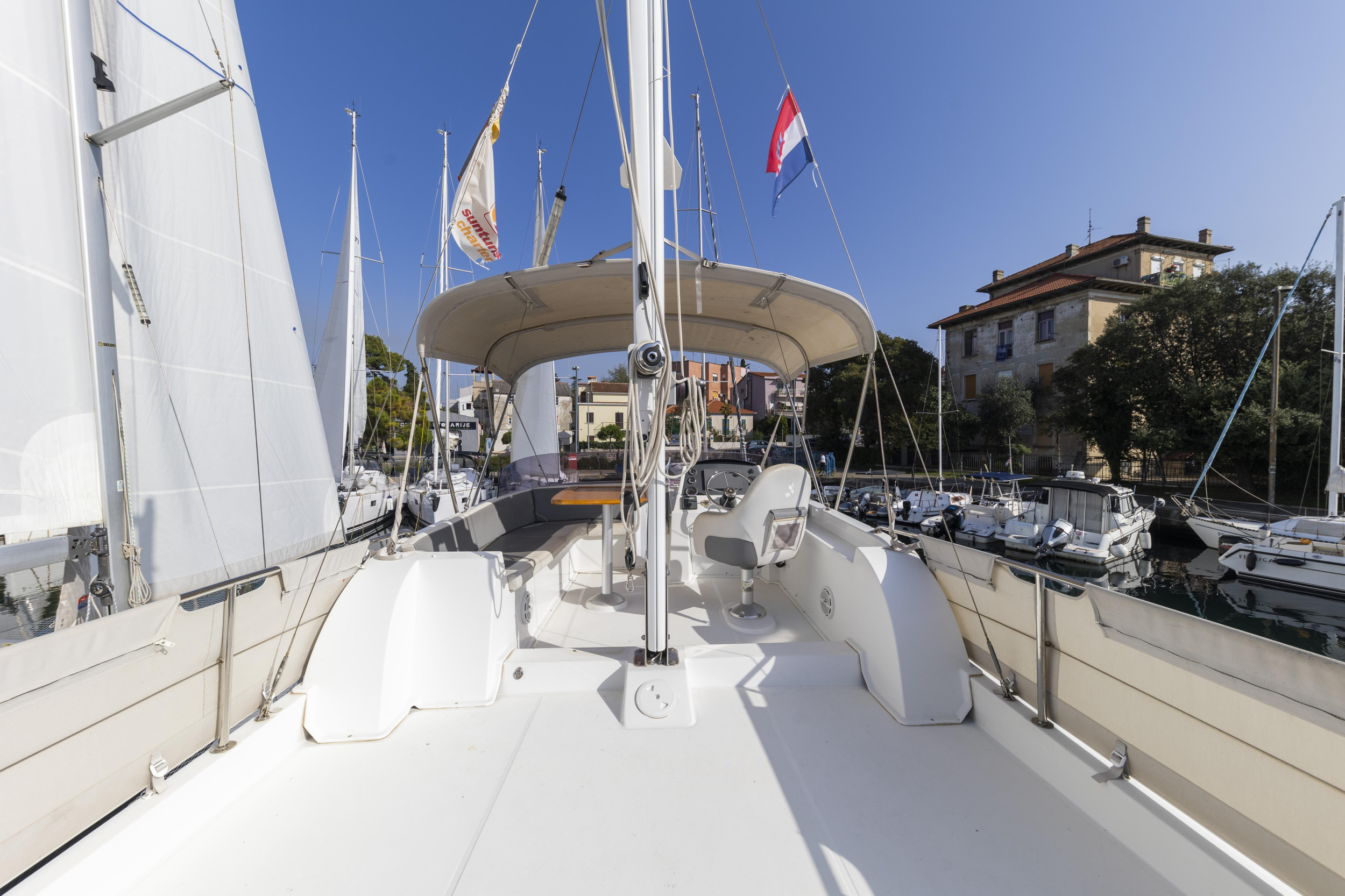 Photo #18 - Swift Trawler 34 Fly (Blue Sky) en Zadar - 12211