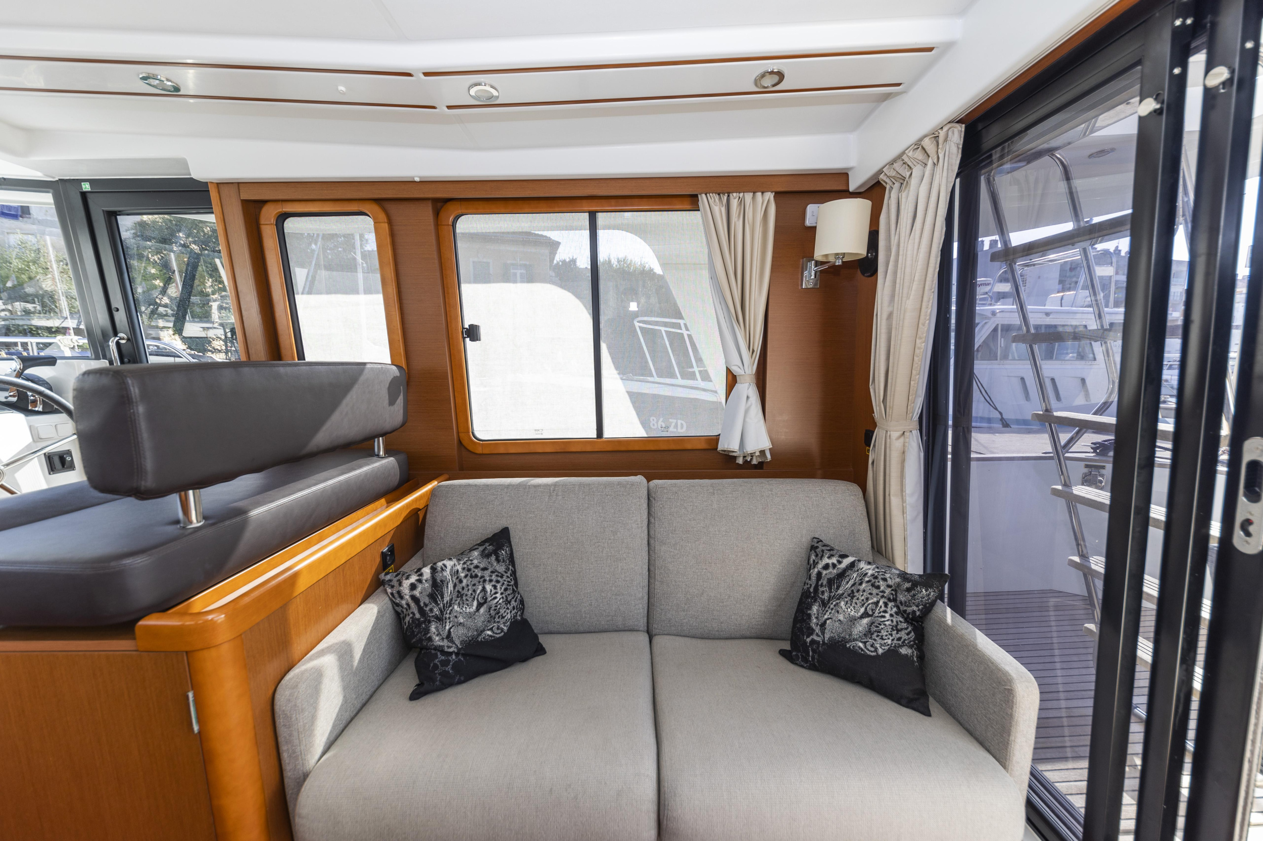 Photo #22 - Swift Trawler 34 Fly (Blue Sky) en Zadar - 12211